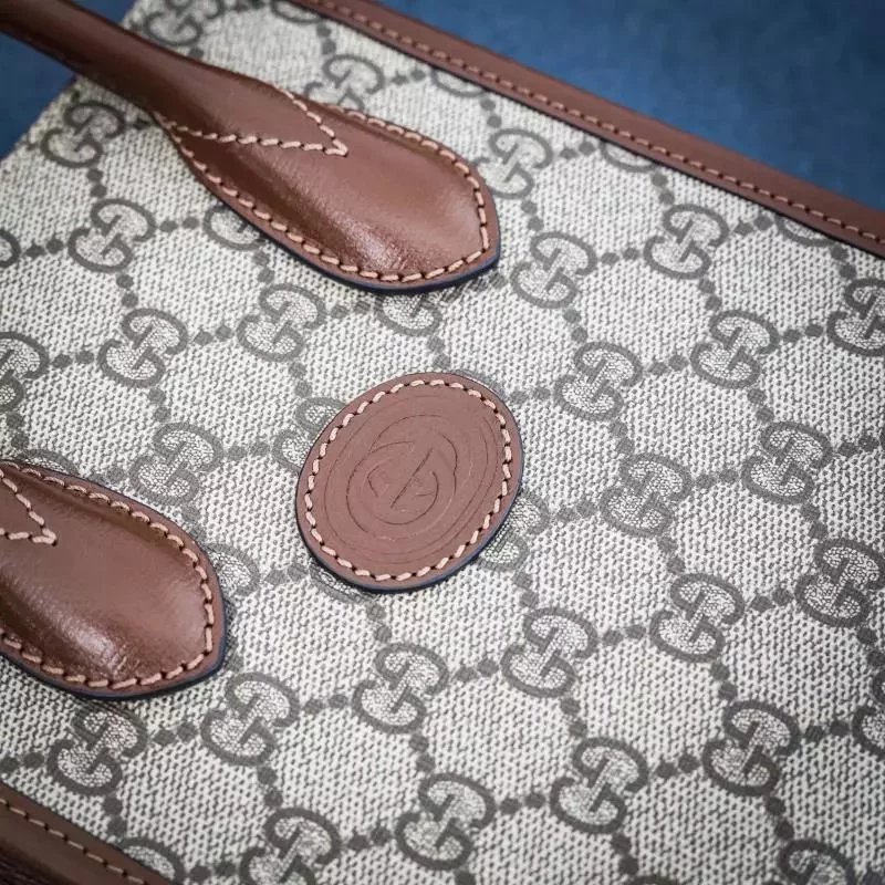 Item ID 8480 GUCCI Gucci GG-Retro Series decorated with interlocking pairs G mini t
