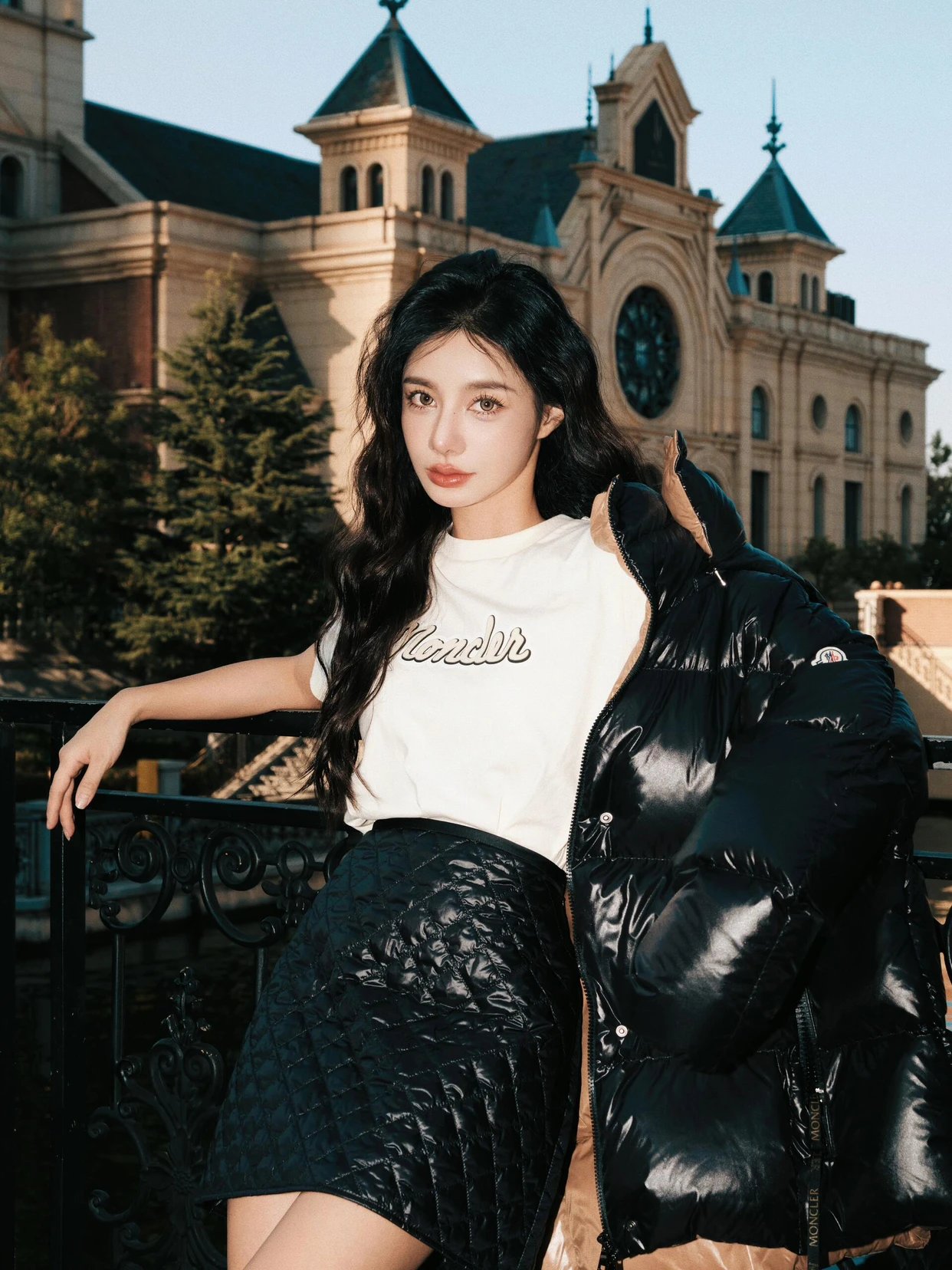 Item ID 8125 M0ncler- Mouth covering - Classic -Parana- black gold - powdered gold