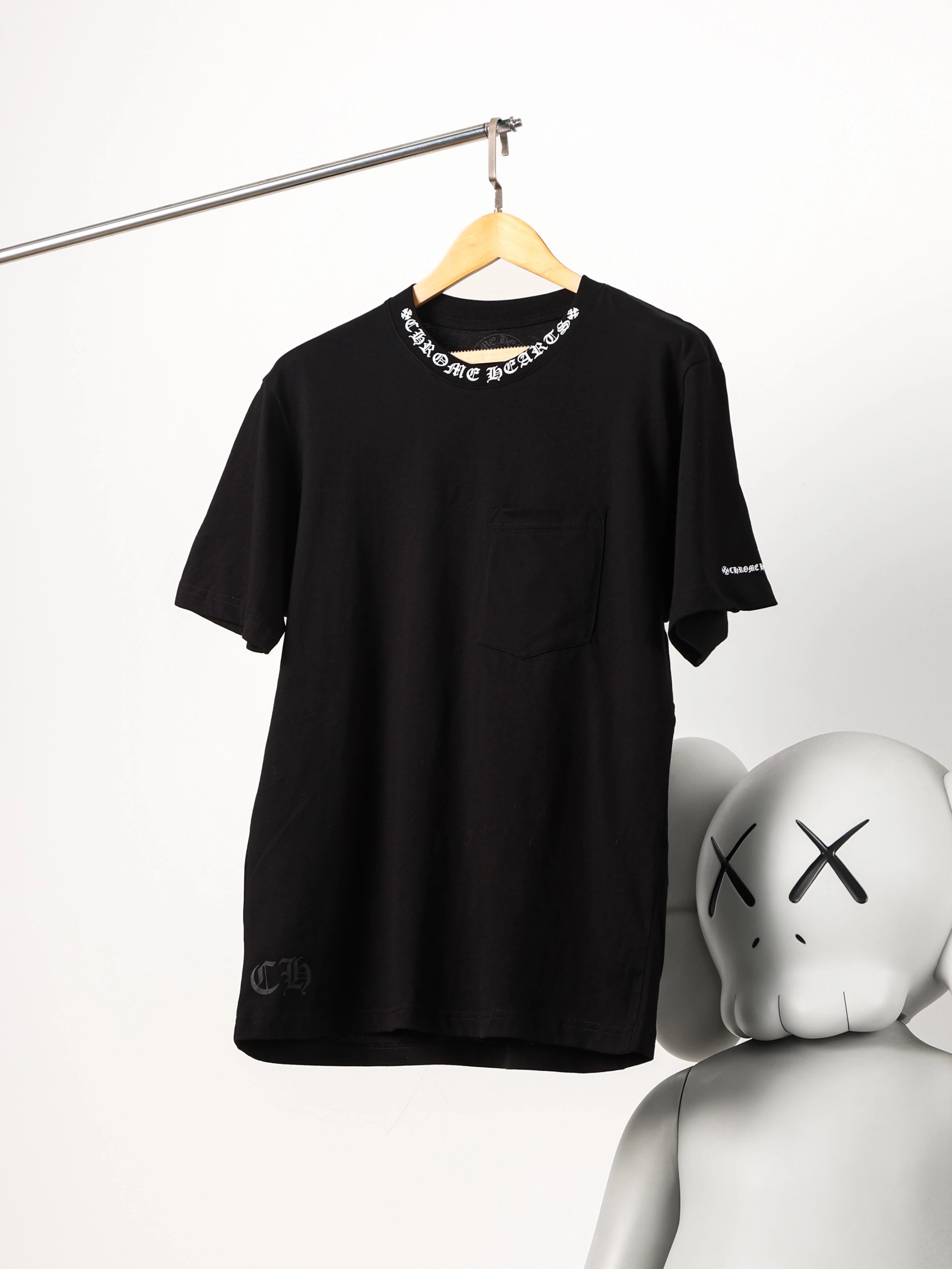 Item ID 8305 Chrome-Hearts- Crow heart -2025ss- Sanskrit letter printed short sleev