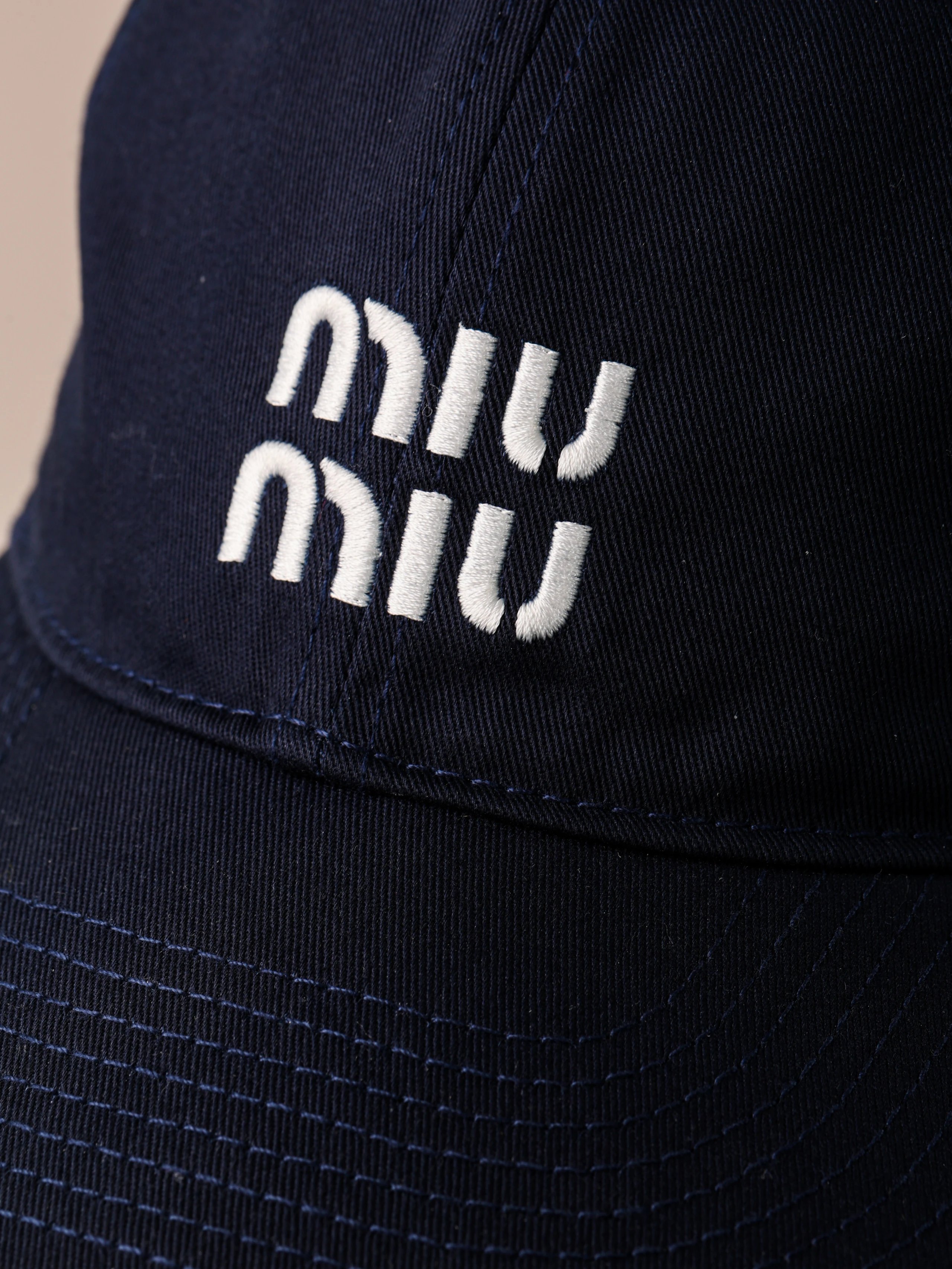 Item ID 8417 MiuMiu- Miu Miu -2024FW- Drawstring contrasting baseball cap - embroid