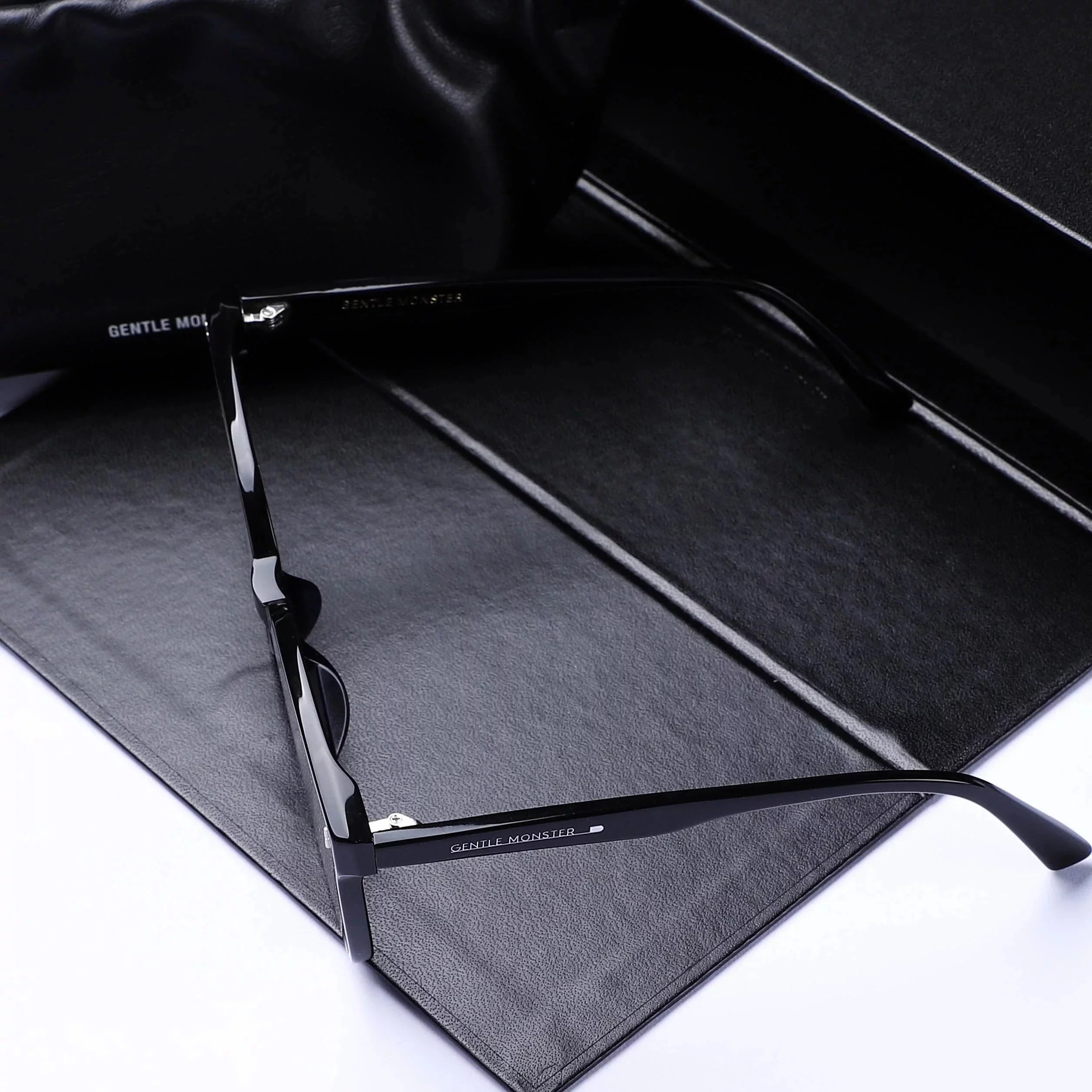 Item ID 8410 Gentleman Monster Sunglasses - Large frame classic versatile sunglasse