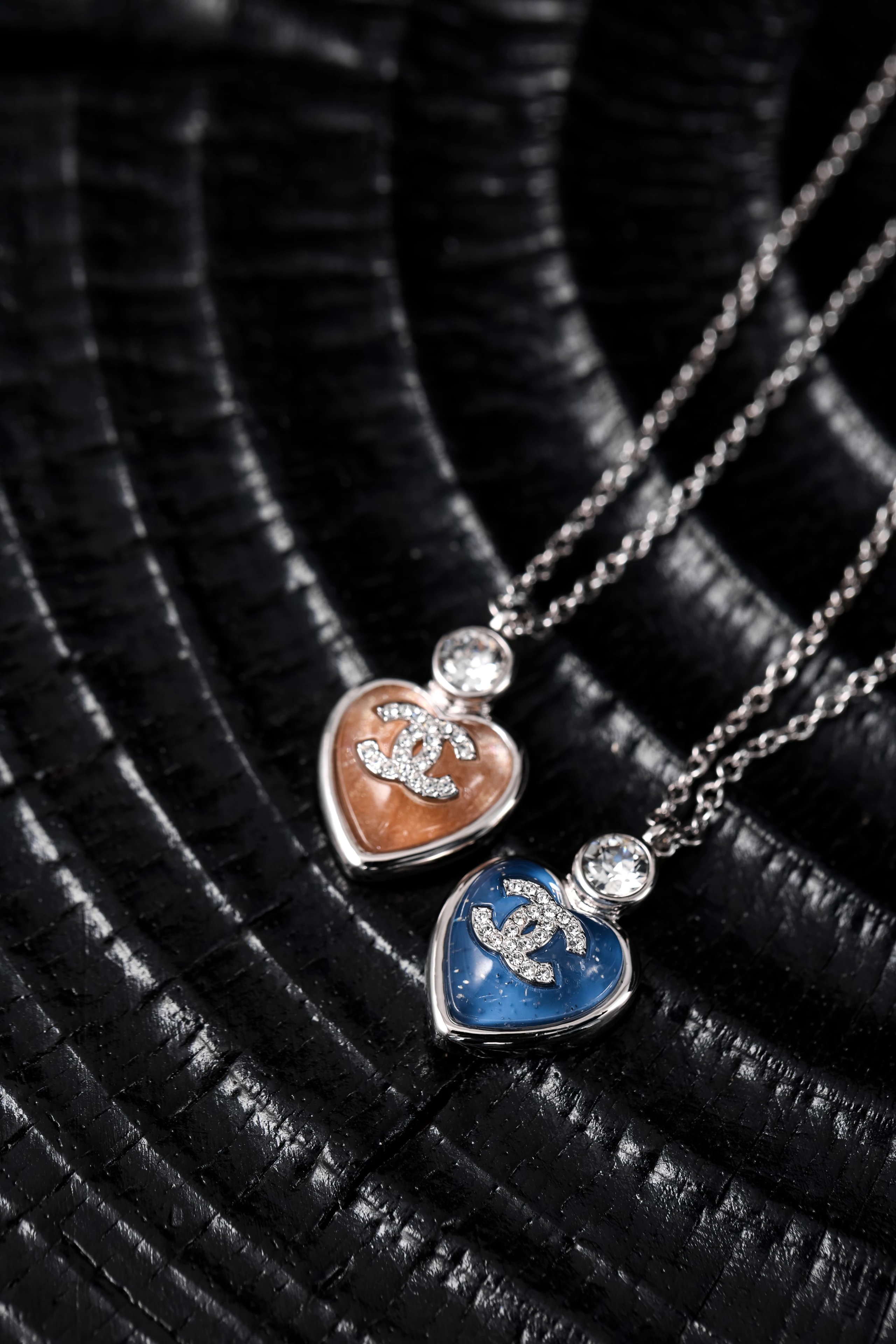 Item ID 8373 CHANE1- Xiaoxiang -2025ss-25P Love series necklace - Metal crystal mat