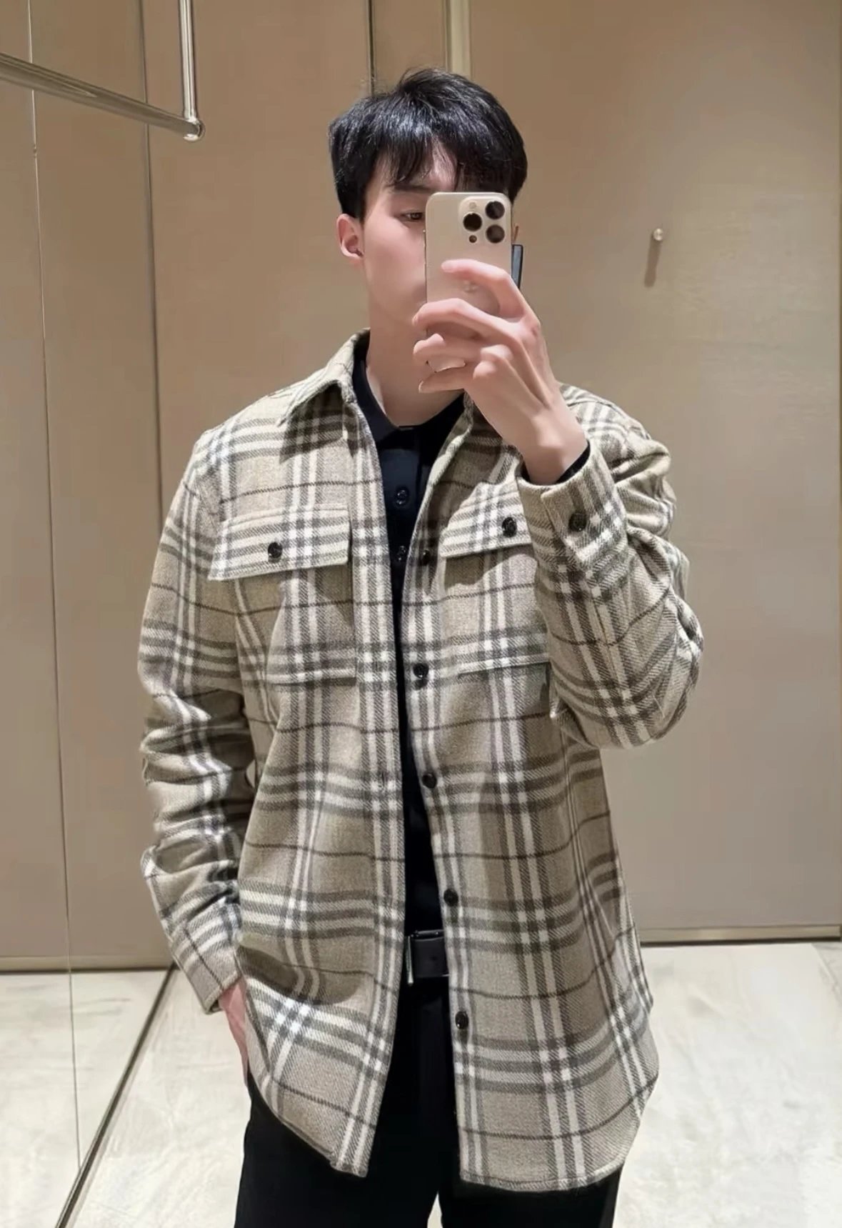 Item ID 8016 BBR Burberry plaid shirt with _natural black horn_ and _sheep wool mat