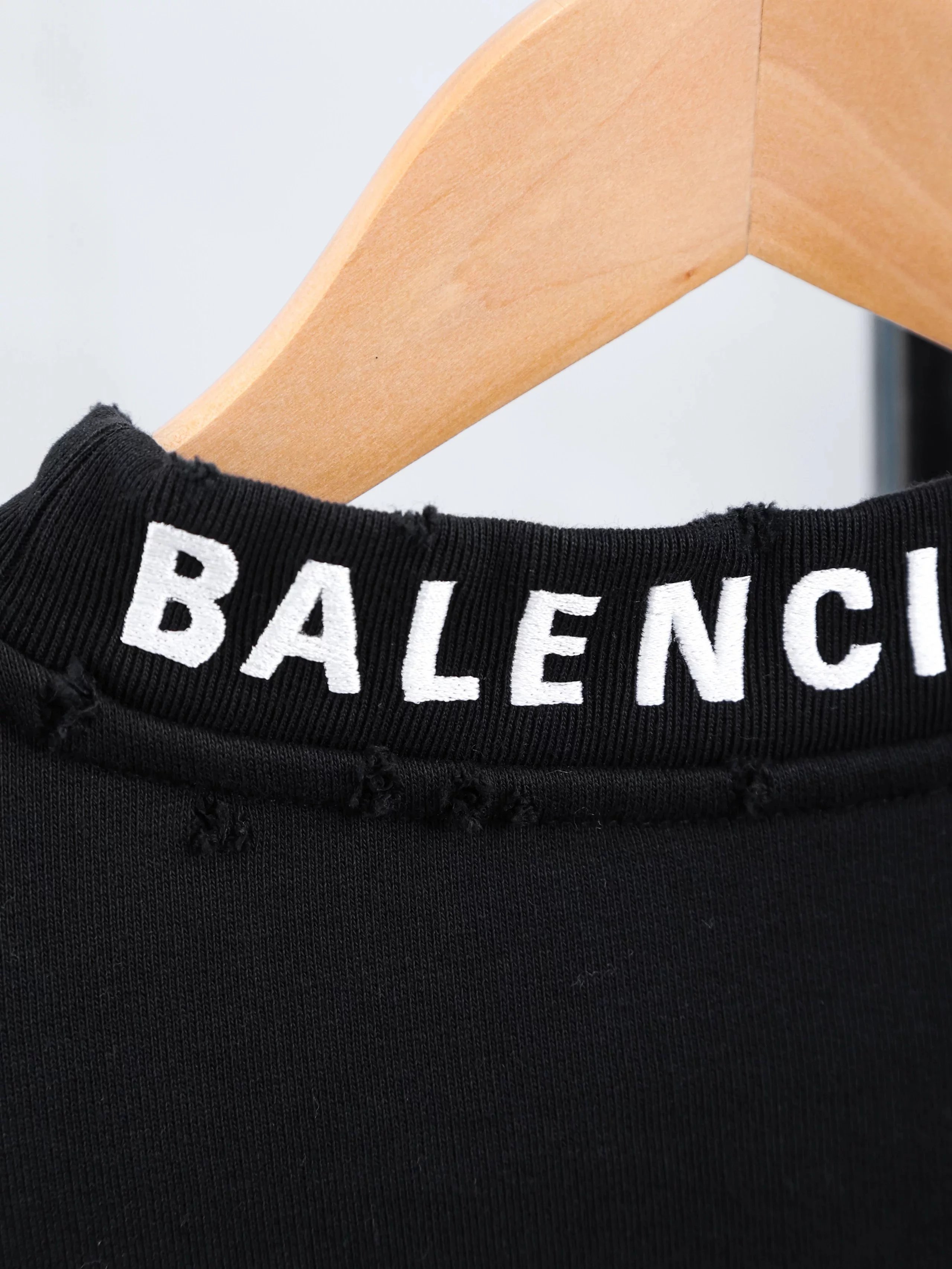 Item ID 8073 Balenci@ga- Paris -2023ss- Back neck lettering logo- crew neck sweatsh