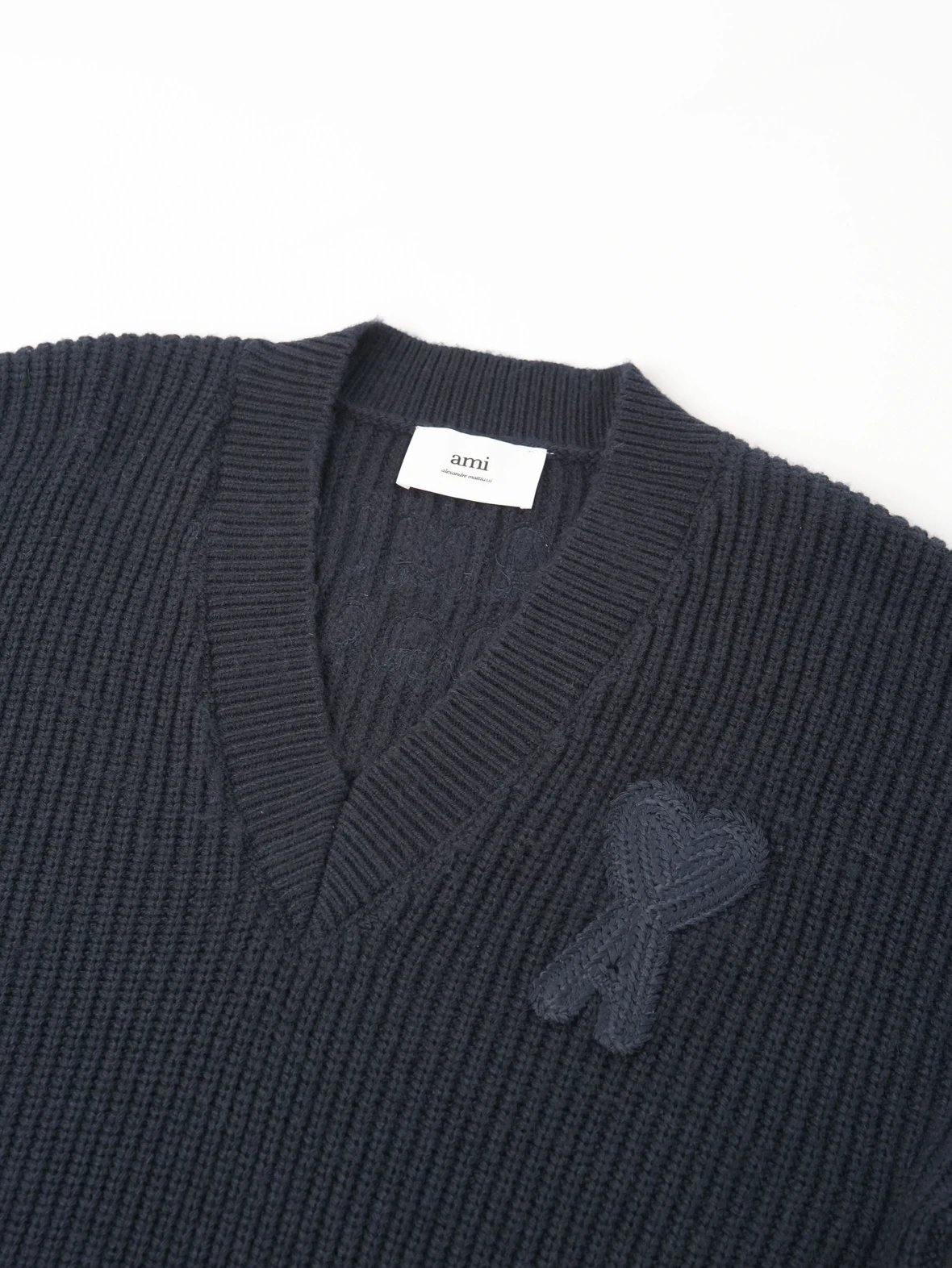 Item ID 8069 AMI love “ Custom weaving and dyeing yarn ” text logo woven stripes V