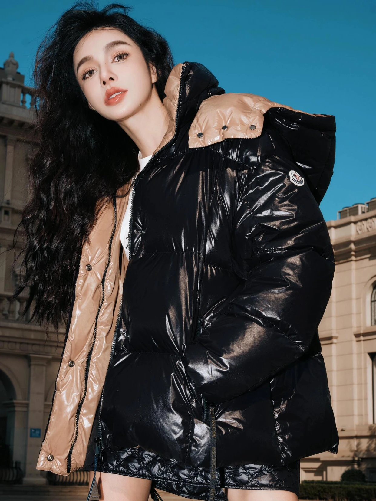 Item ID 8125 M0ncler- Mouth covering - Classic -Parana- black gold - powdered gold