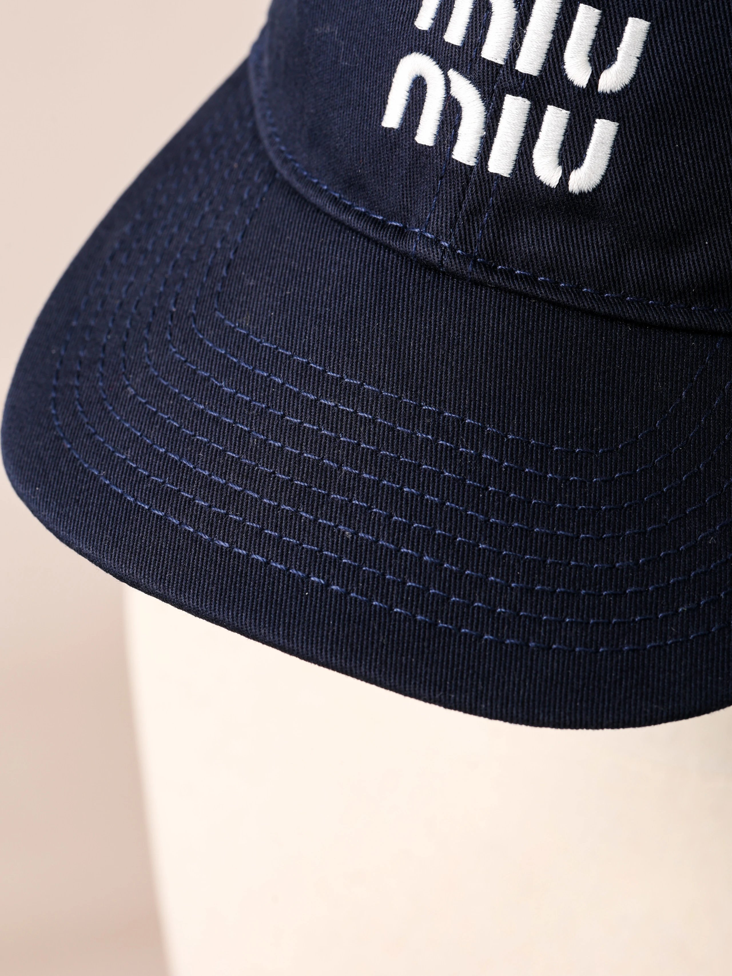 Item ID 8417 MiuMiu- Miu Miu -2024FW- Drawstring contrasting baseball cap - embroid