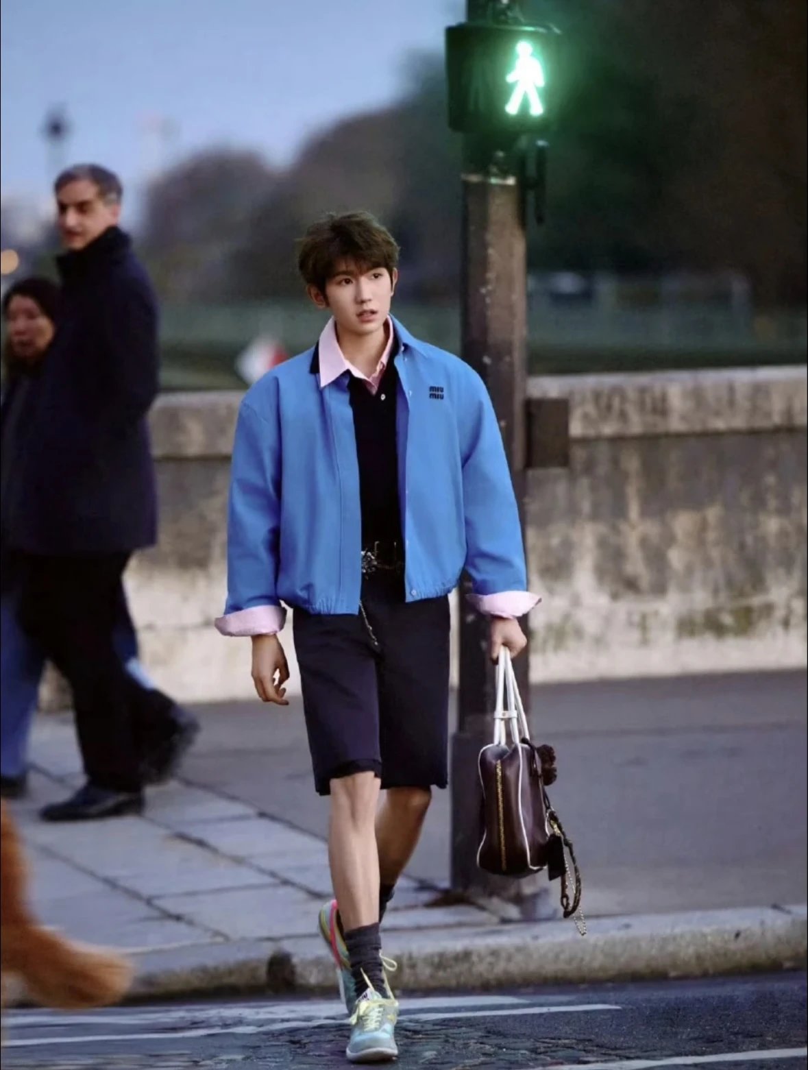 Item ID 8034 M1U-M1U Miu - SS25- _32 piece double stranded silk fabric_ summer coll