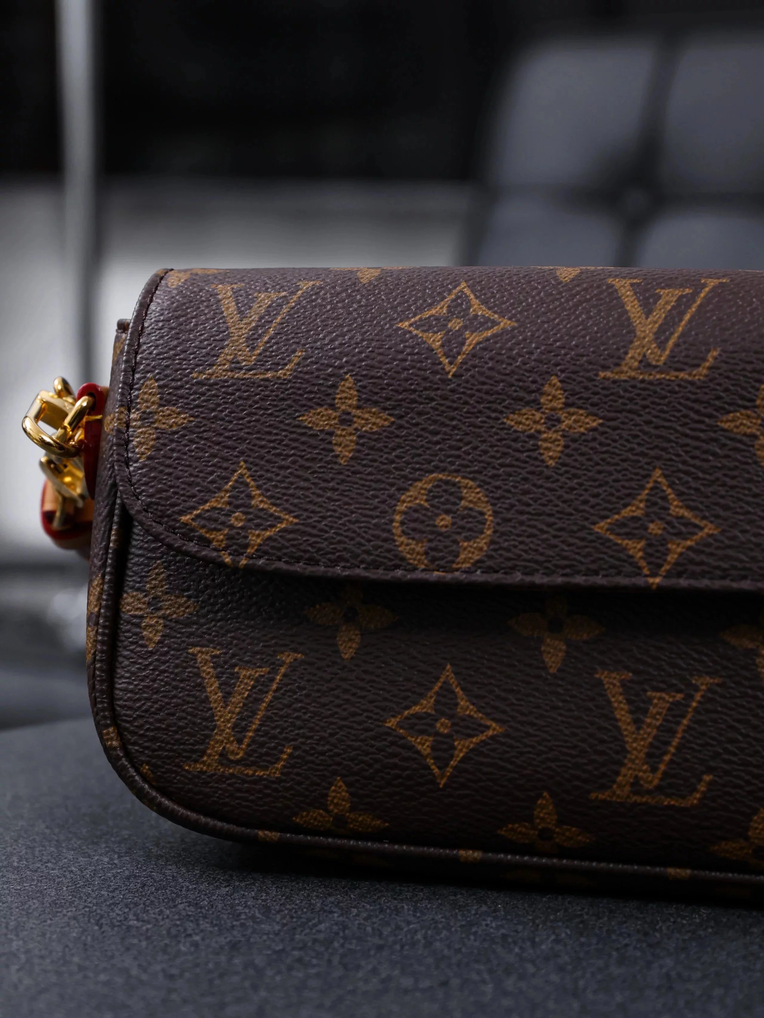 Item ID 8431 Advanced Customization - Wallet On Main IV Handbag - Underarm Bag - Ch