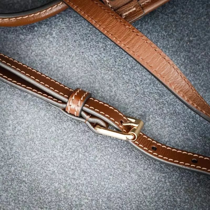 Item ID 8480 GUCCI Gucci GG-Retro Series decorated with interlocking pairs G mini t
