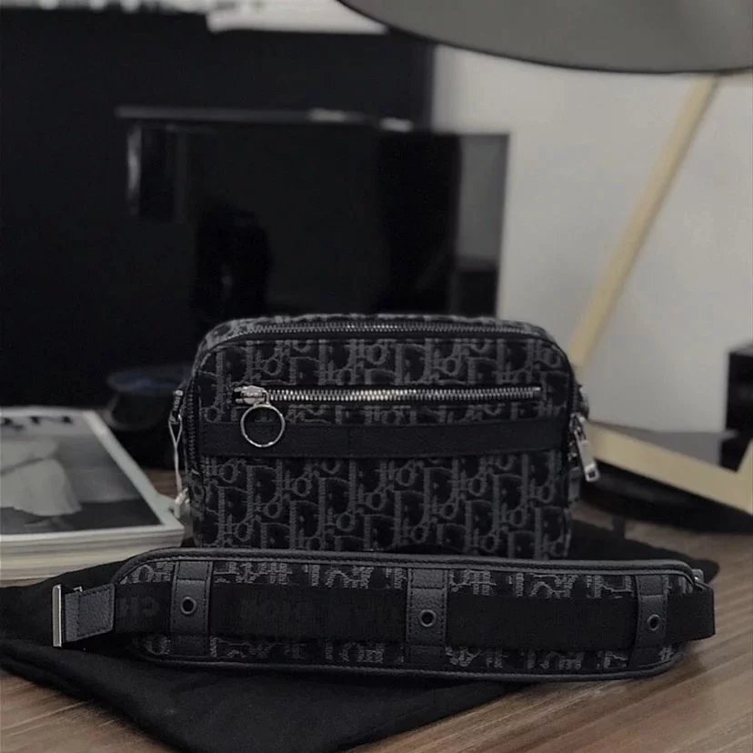 Item ID 8471 DIO-SAFARI-BLIQUE shoulder bag - unisex - one size fits all - messenge