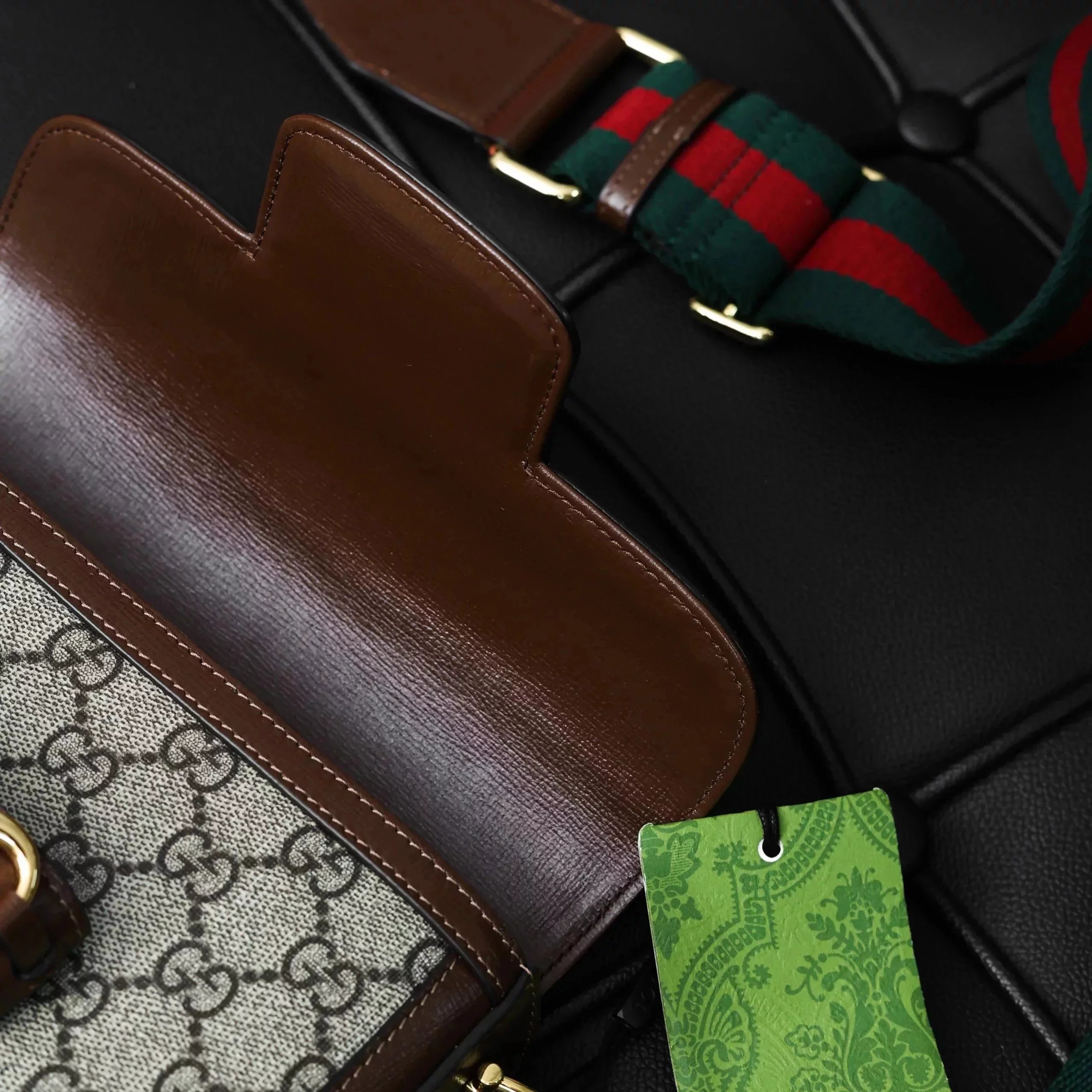 Item ID 8462 Correct oil edge - Needle car details _- GC floral saddle bag - Horseb