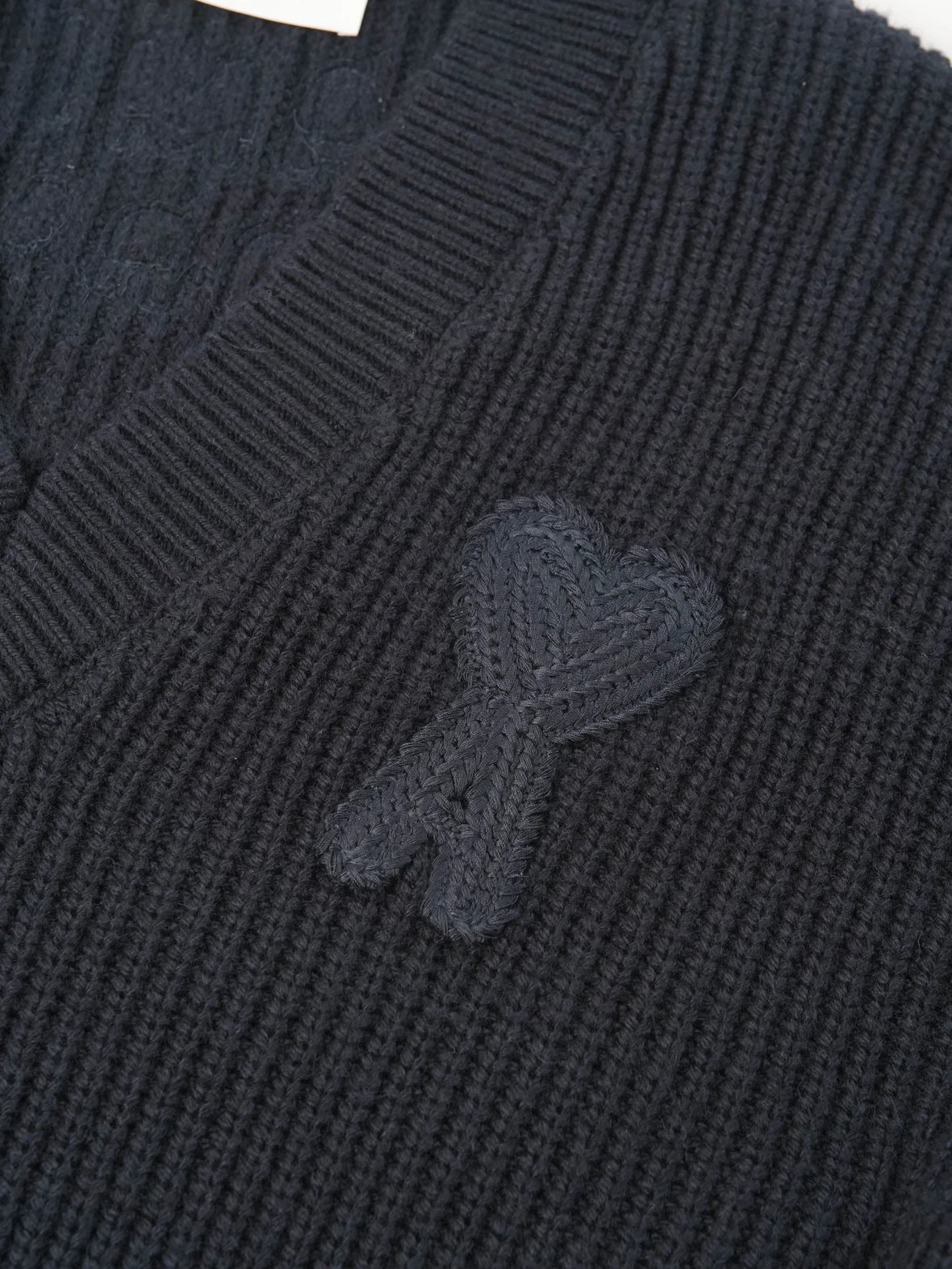 Item ID 8069 AMI love “ Custom weaving and dyeing yarn ” text logo woven stripes V
