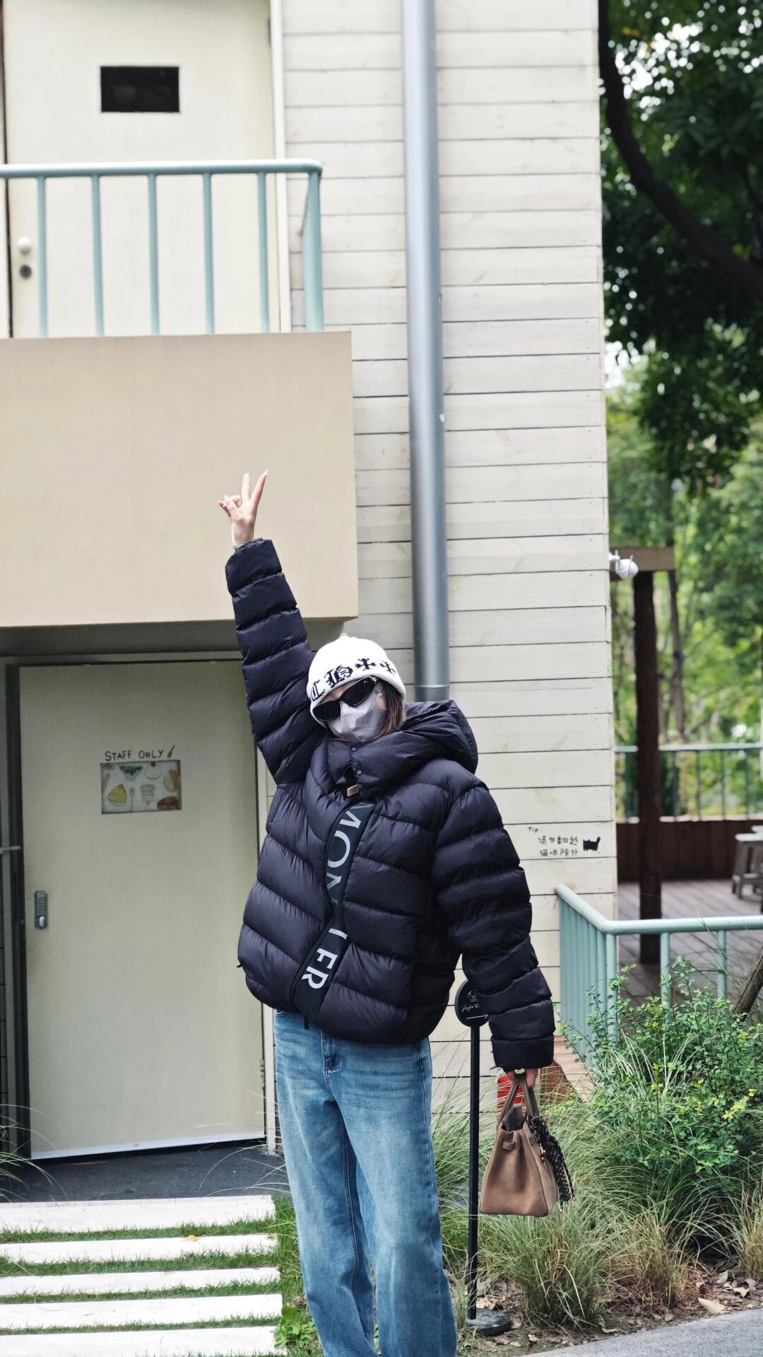 Item ID 8124 M0NCLER- Mengkou -2023ss- Lightweight black warrior down jacket - Remo