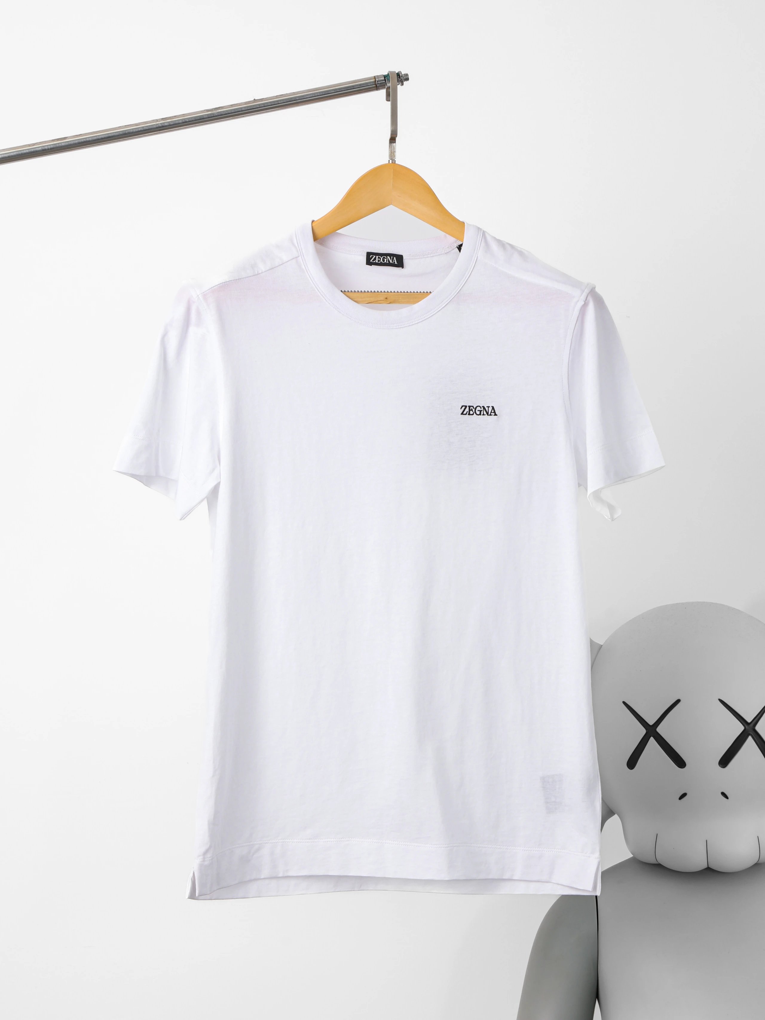 Item ID 8332 Zegn@- Jenia-2023S - Basic Satin Lightweight Short Sleeve -70s Lyocell