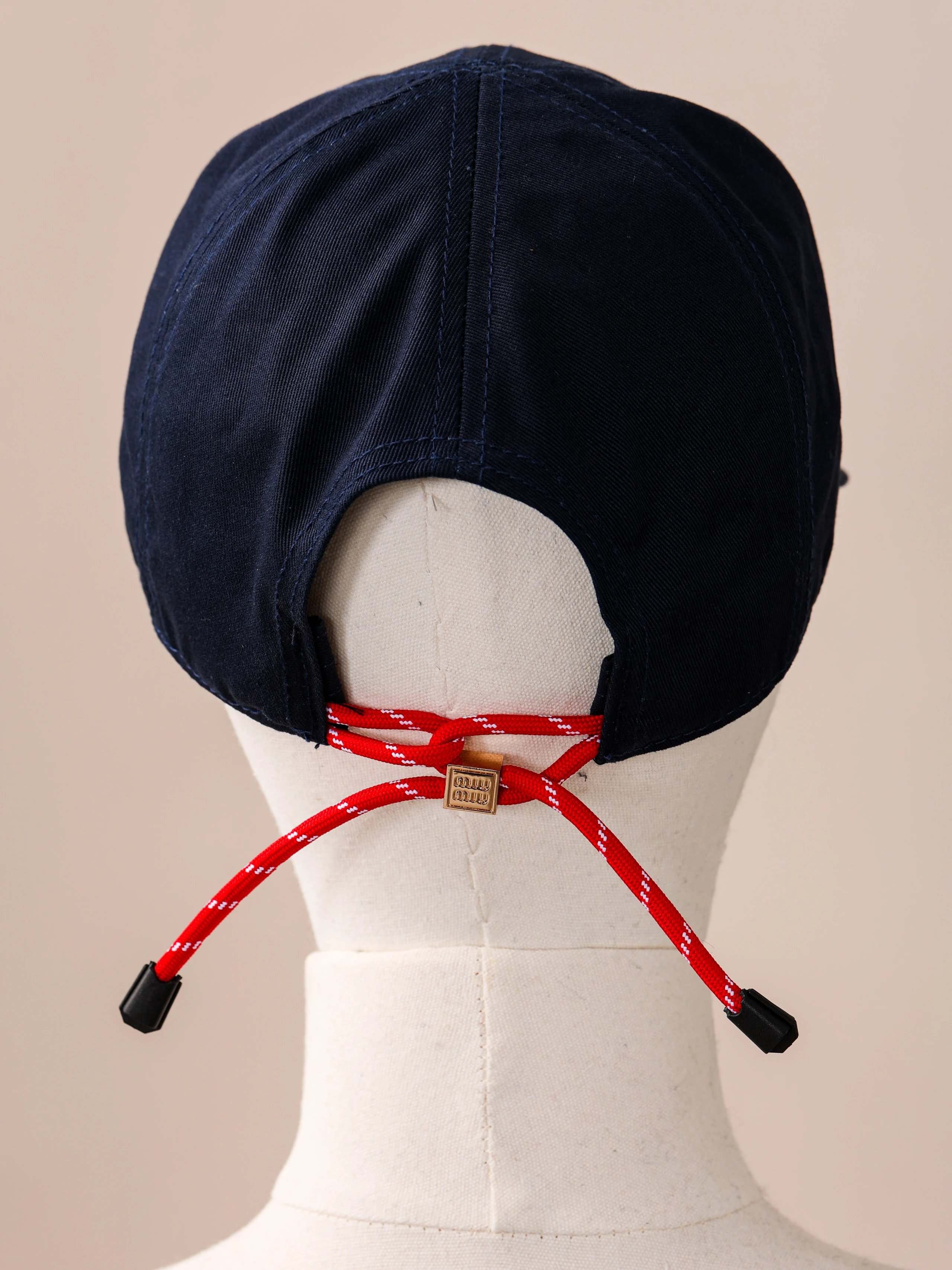 Item ID 8417 MiuMiu- Miu Miu -2024FW- Drawstring contrasting baseball cap - embroid