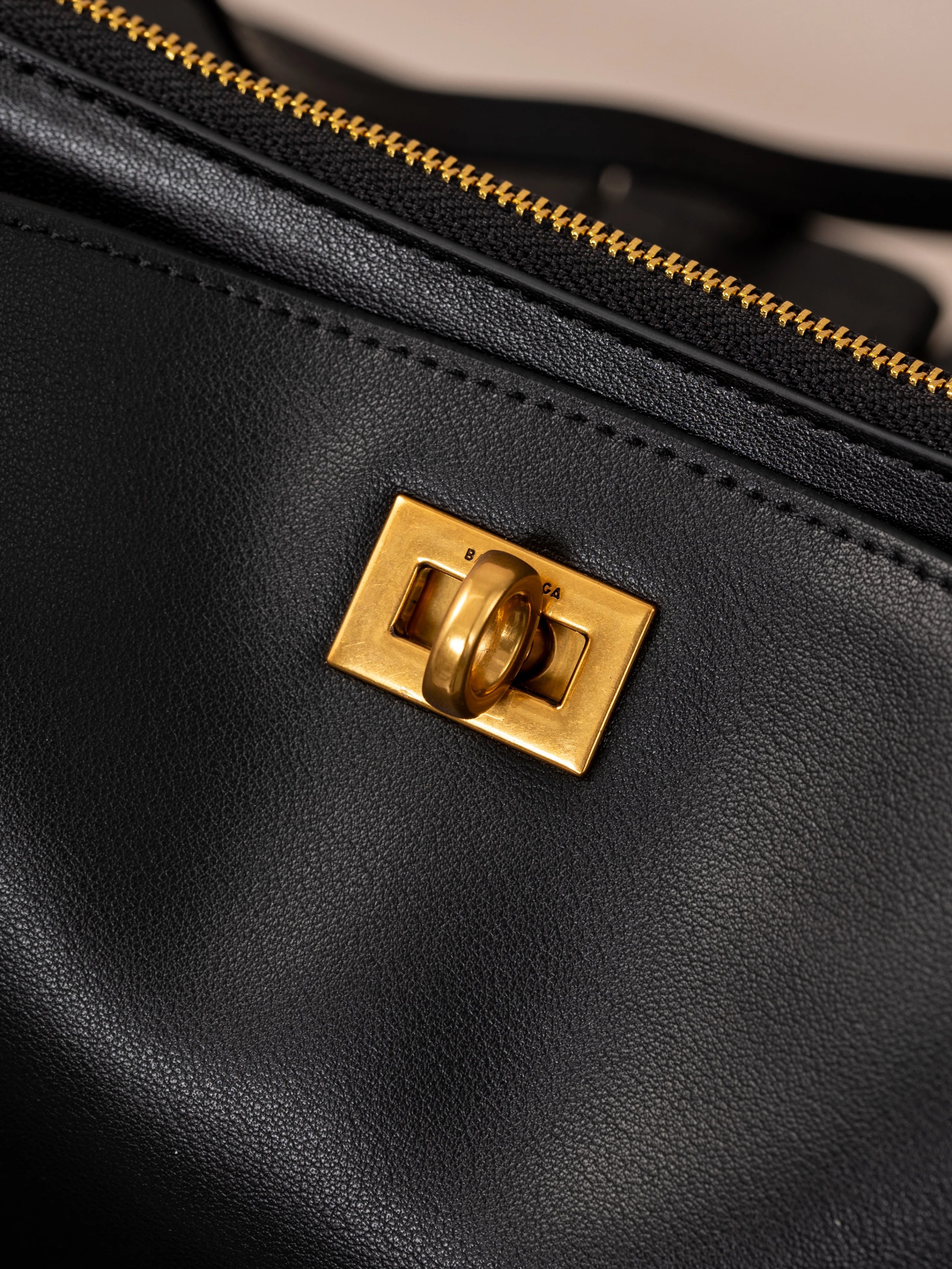 Item ID 8451 Balenc1aga Paris-2024s Redeo Series - Small Mahjong Bag - Imported Hea