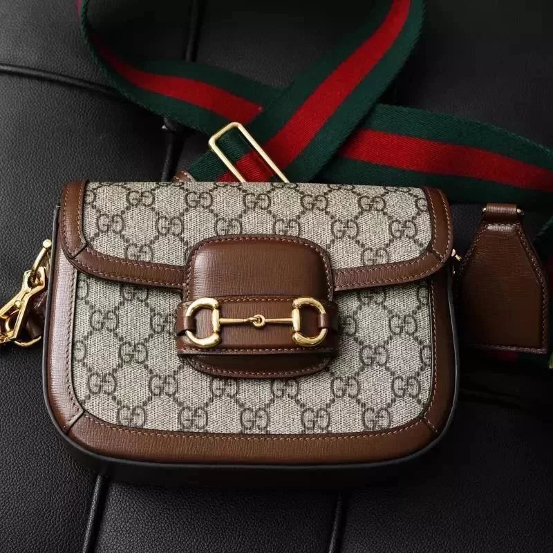 Item ID 8462 Correct oil edge - Needle car details _- GC floral saddle bag - Horseb