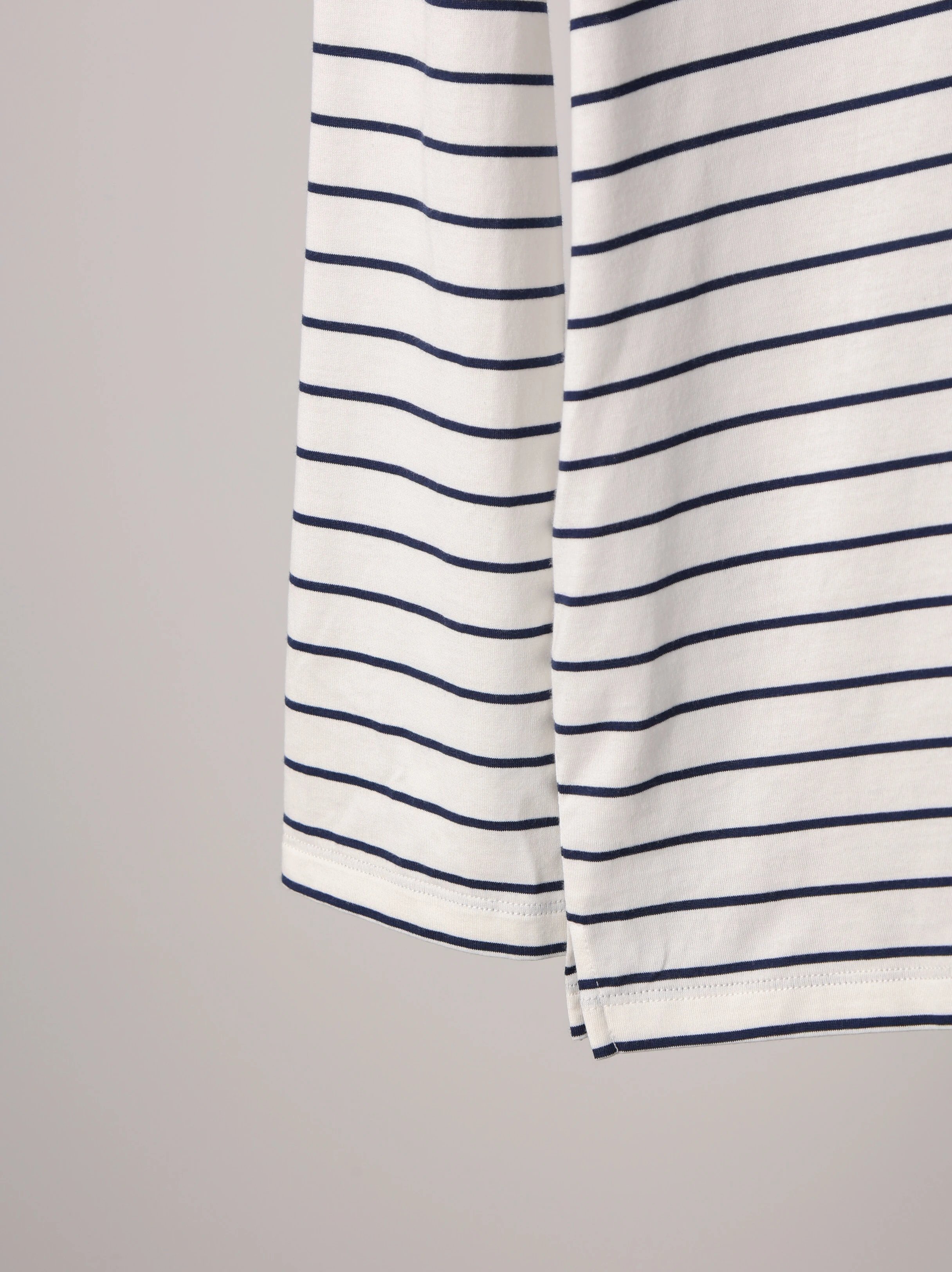 Item ID 8186 M1uM1u- Miu Miu -2024ss- black and white stripes polo shirt - Chest le