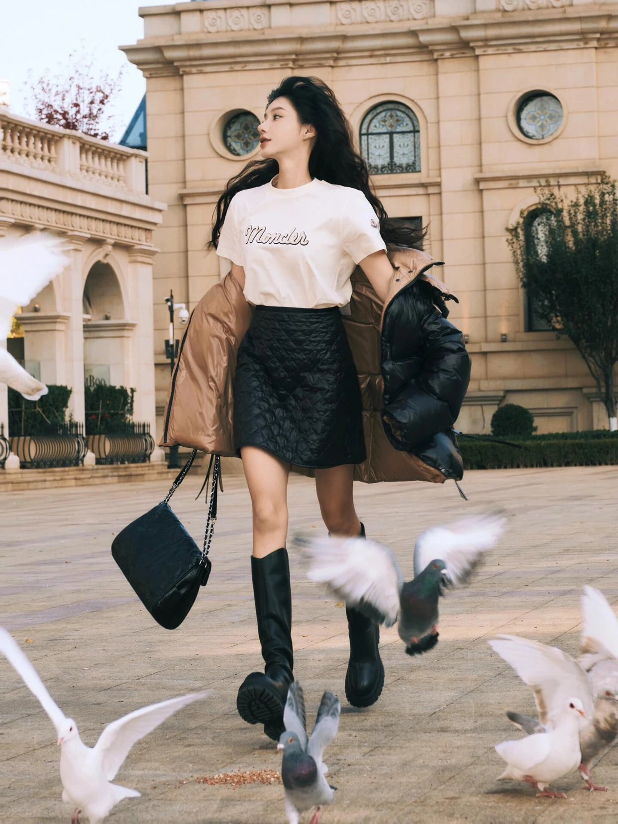 Item ID 8125 M0ncler- Mouth covering - Classic -Parana- black gold - powdered gold