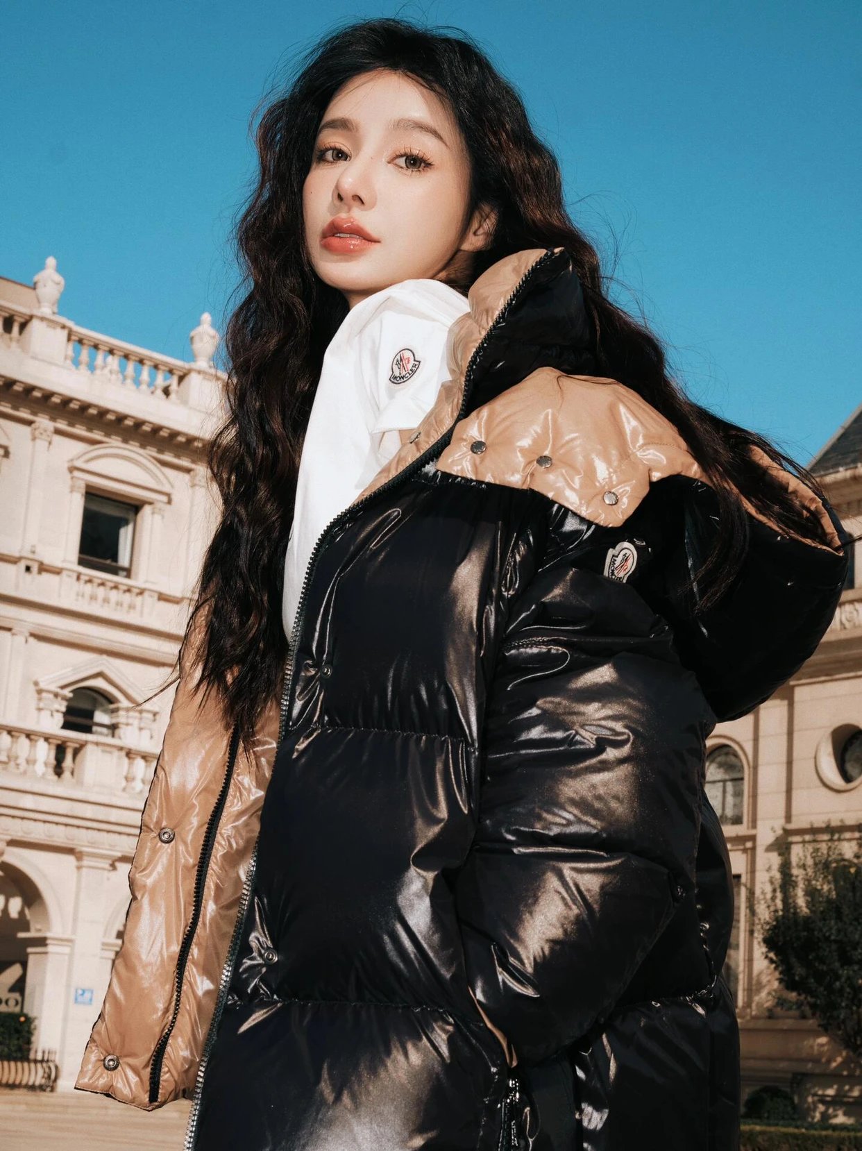 Item ID 8125 M0ncler- Mouth covering - Classic -Parana- black gold - powdered gold