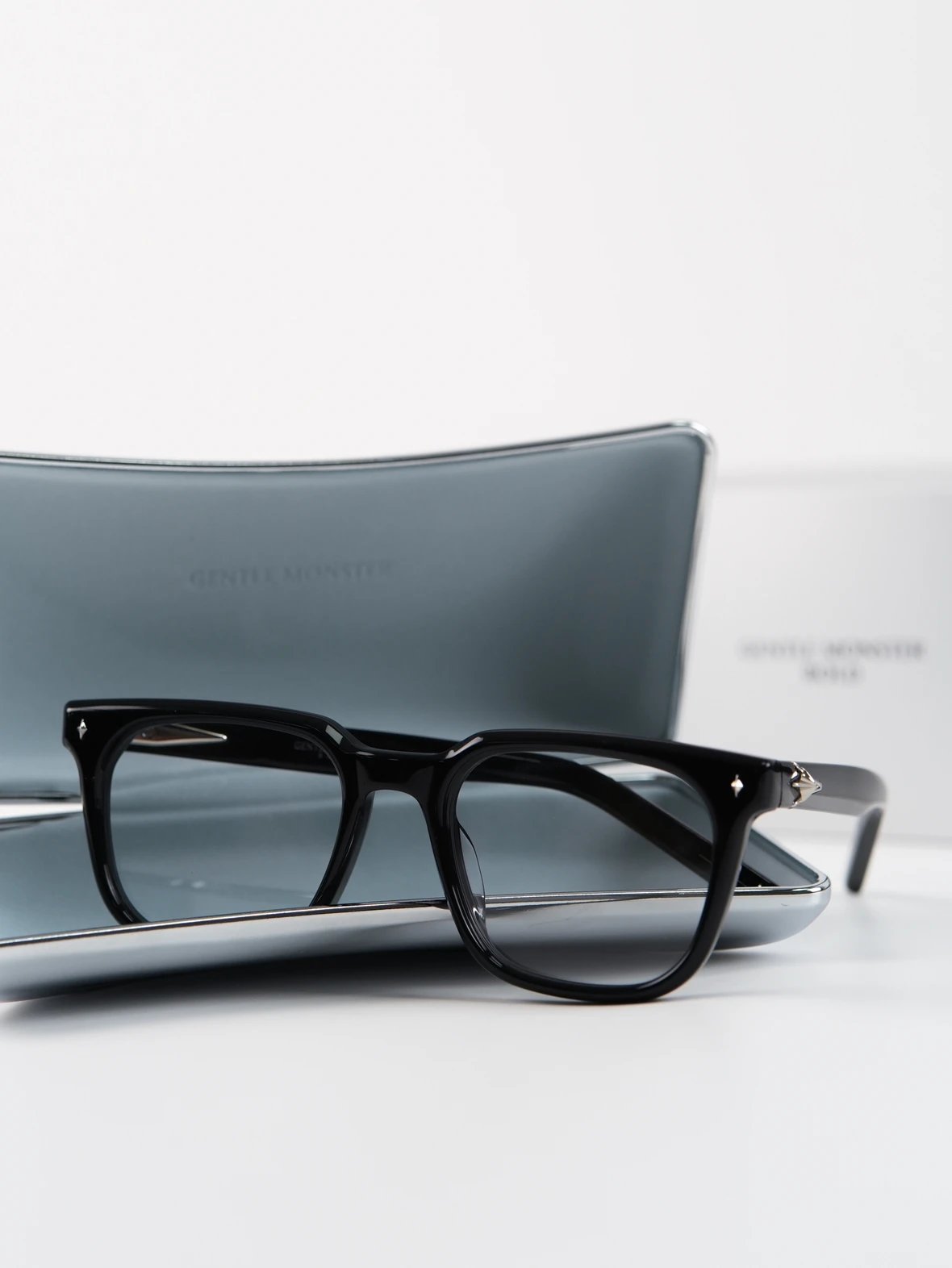 Item ID 8411 GM Vonzo BOLD series logo - Plate frame - Square - Optical frame (anti