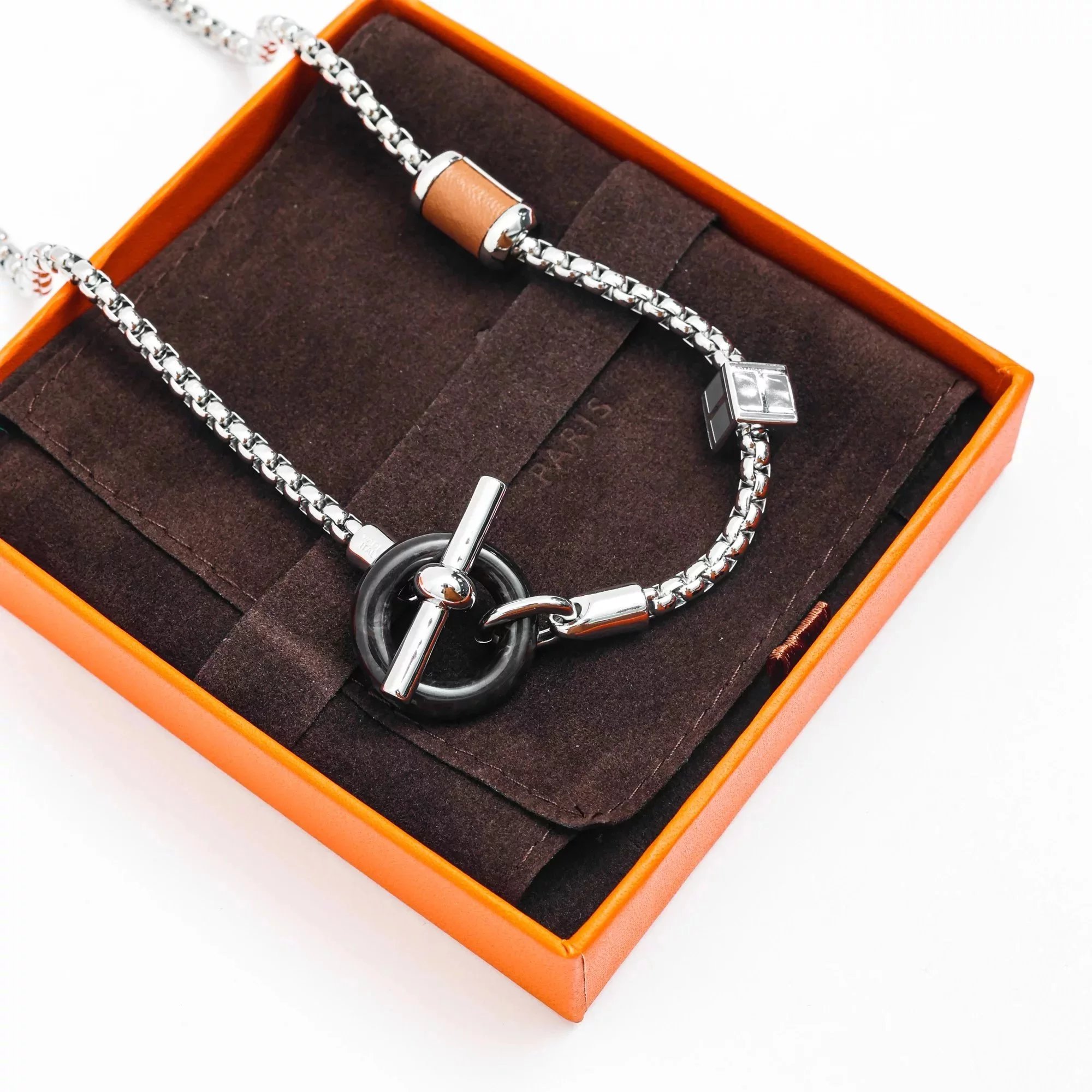 Item ID 8379 Essential for autumn and winter - The first sweater chain - Natural ho