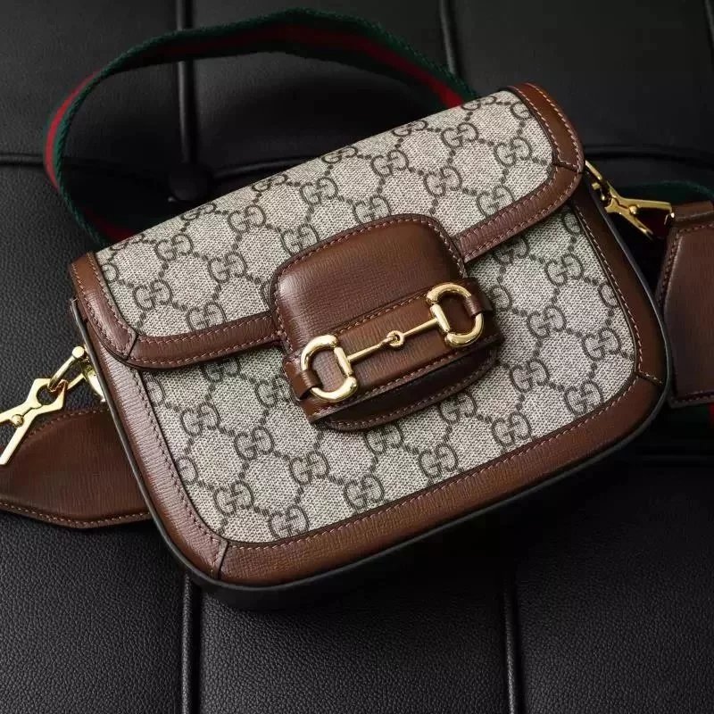 Item ID 8462 Correct oil edge - Needle car details _- GC floral saddle bag - Horseb