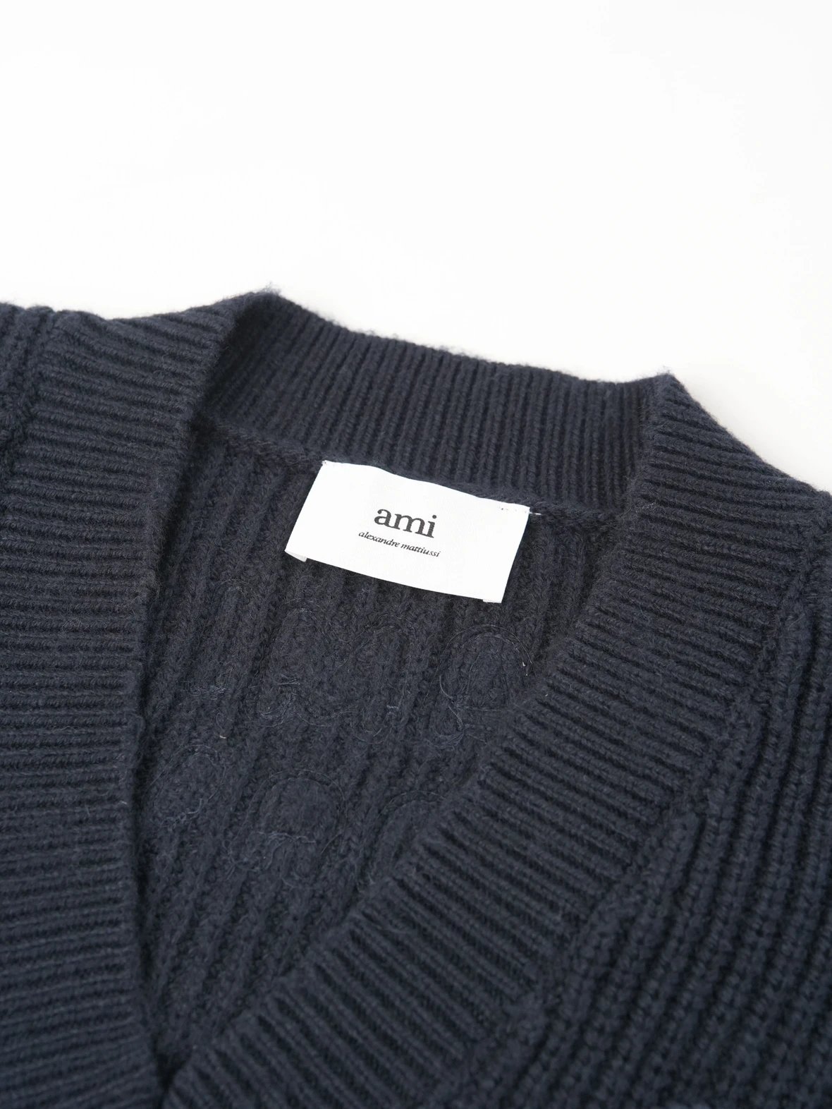 Item ID 8069 AMI love “ Custom weaving and dyeing yarn ” text logo woven stripes V