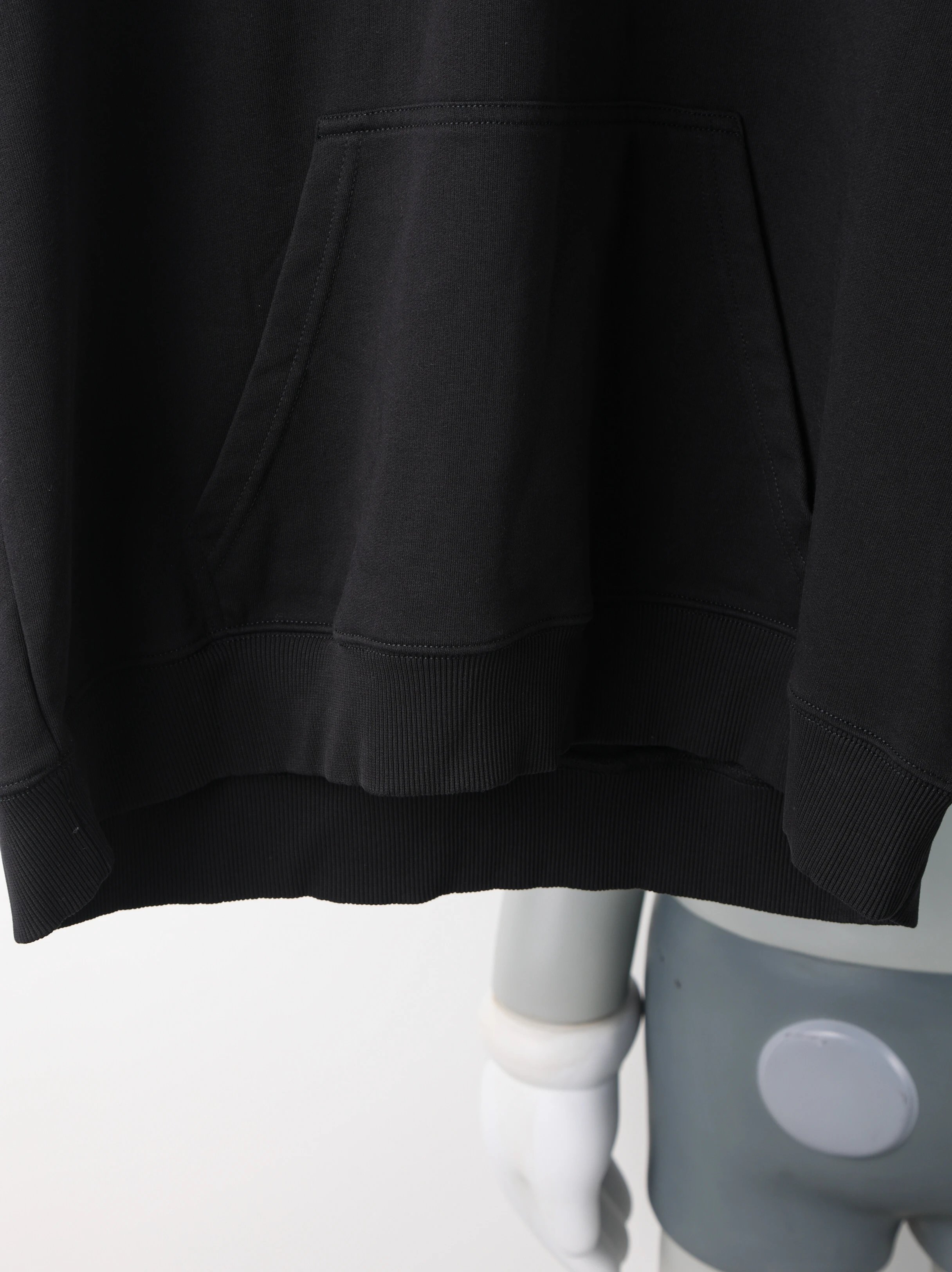 Item ID 8149 Mais0n-Marg1ela- Majira -2023ss-MM6 calendar print sweatshirt - Correc