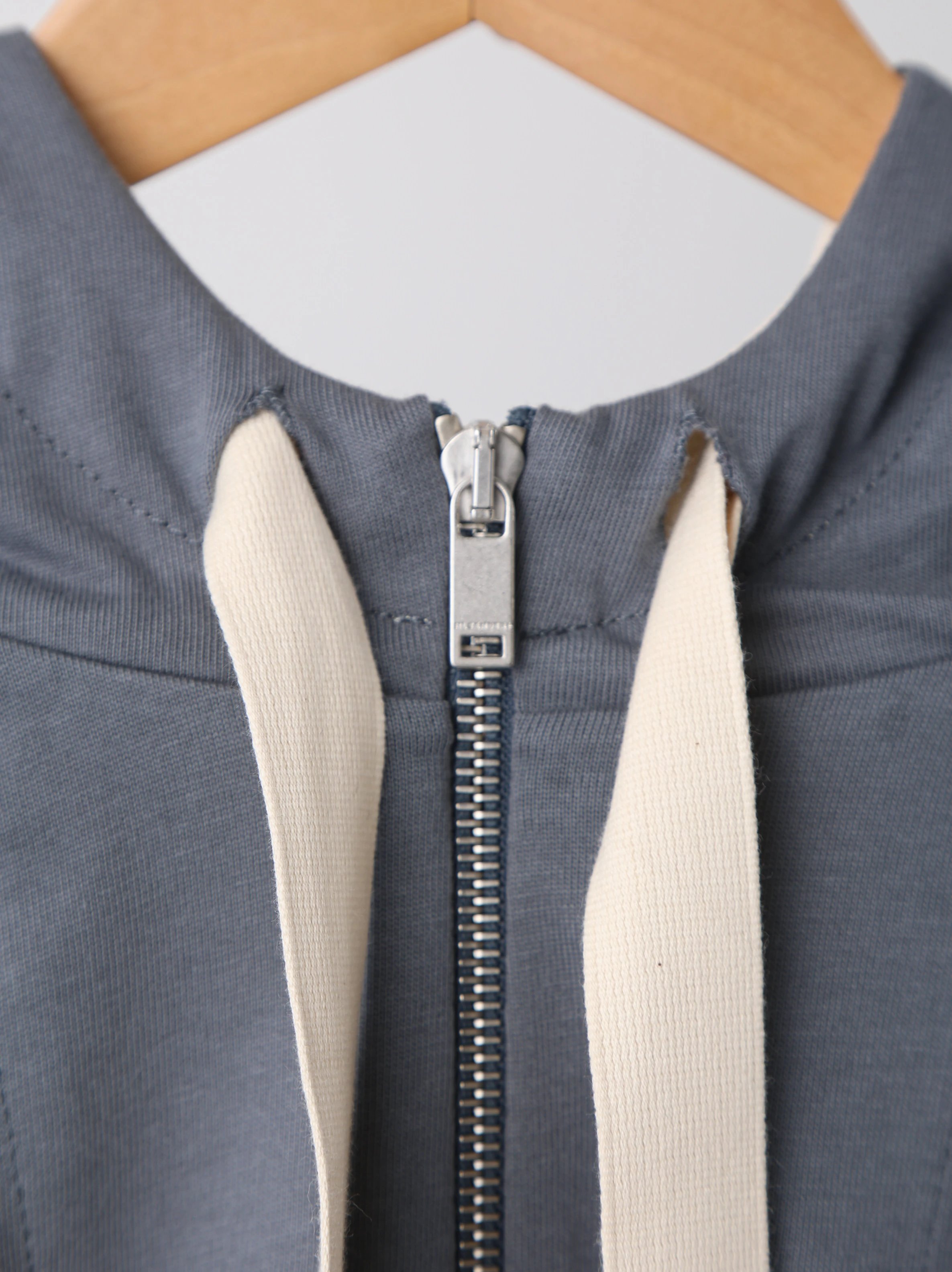 Item ID 8028 Jil-S@nder- gilsanda -2024ss- Half-zip web hoodie -Oversize Version