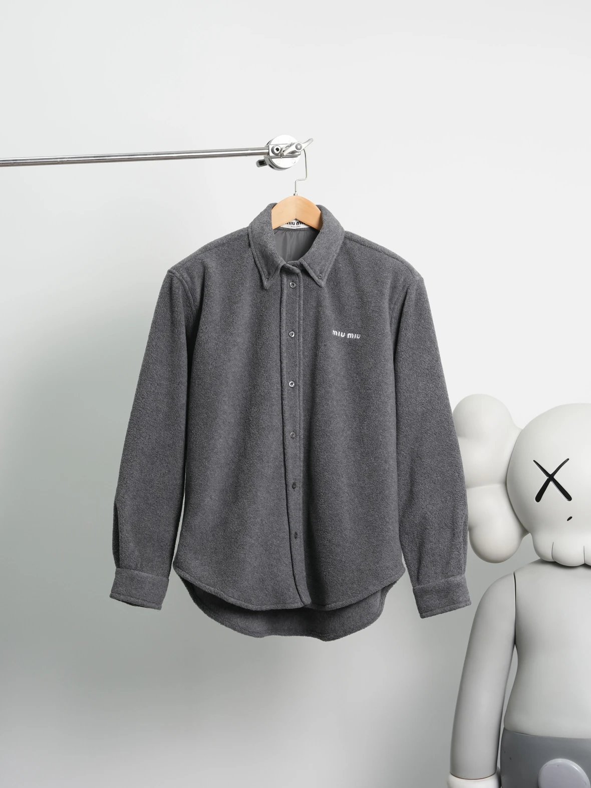 Item ID 8219 M1UM1U Miu Miu _Double Brush Single Shake Velvet Craft_ Loose Edition