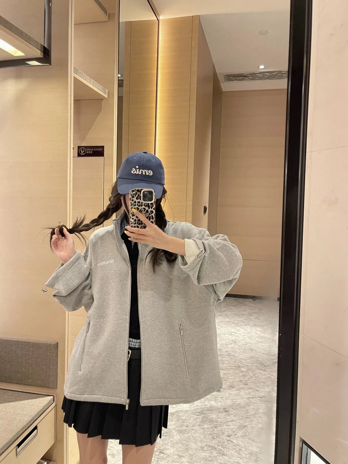 Item ID 8039 M1UM1U Miu Miu “ Full hardware customization ” Solid color stand colla