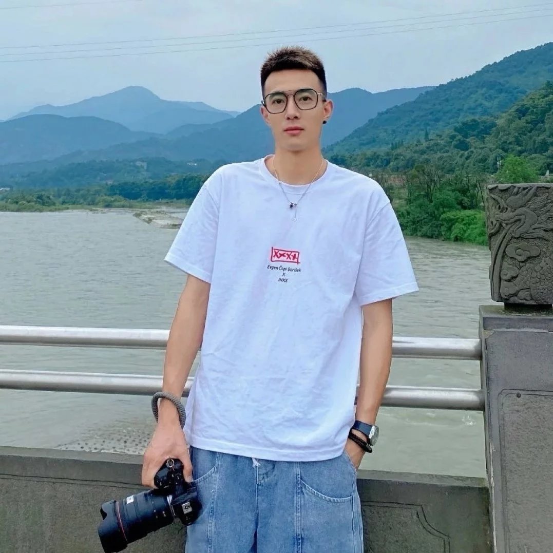 Item ID 8372 Baoge -BGR- Takaraya - Charity Little Red Man Black Ceramic Pendant S9