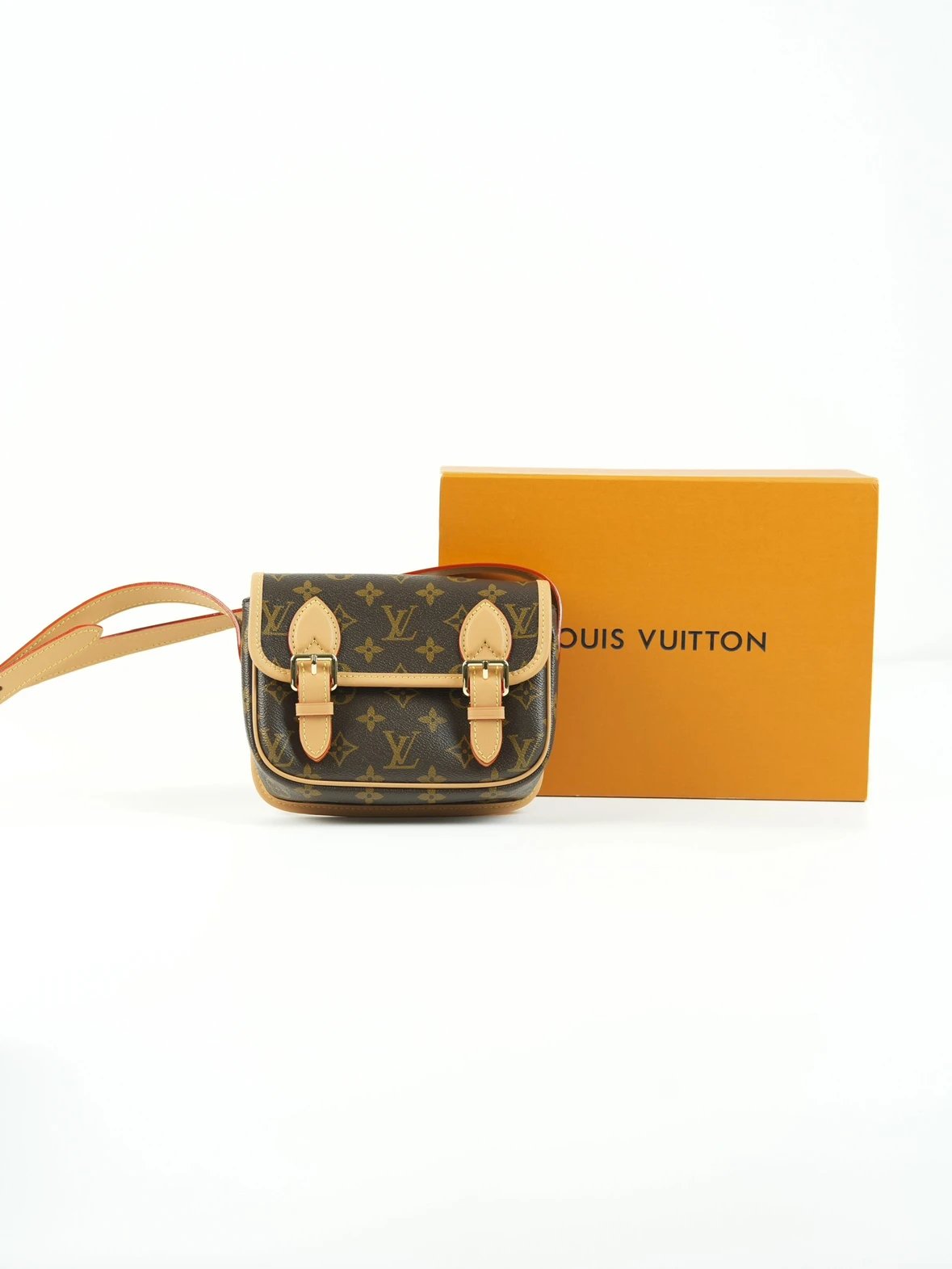 Item ID 8447 Archive _Personal Cardboard - Custom Leather_ Dazzling Metal Piece Mag