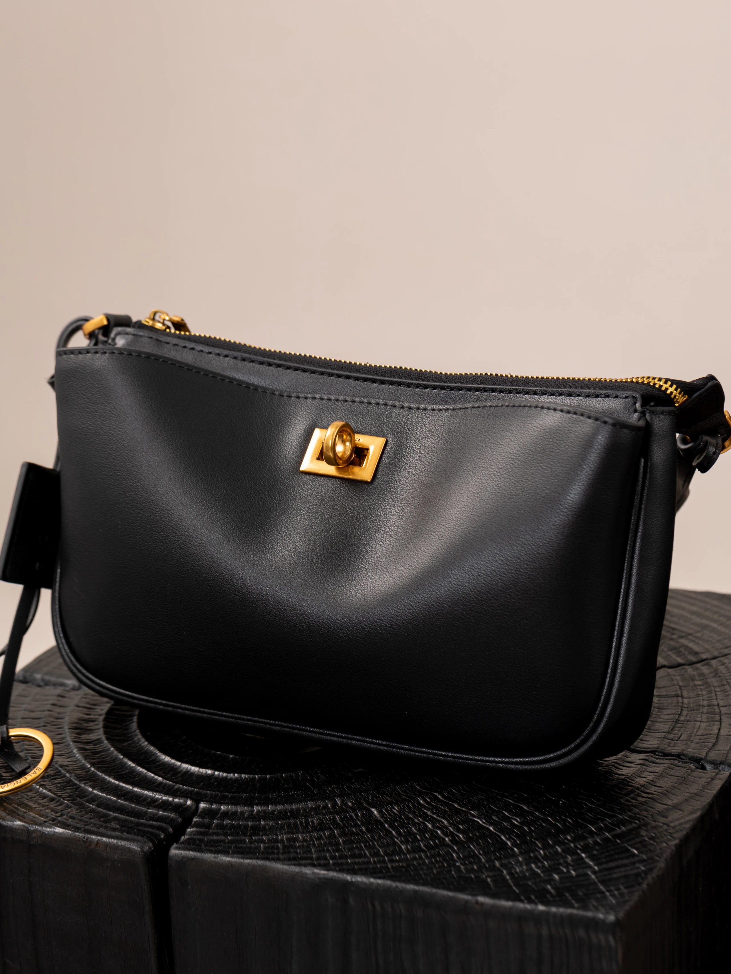 Item ID 8451 Balenc1aga Paris-2024s Redeo Series - Small Mahjong Bag - Imported Hea