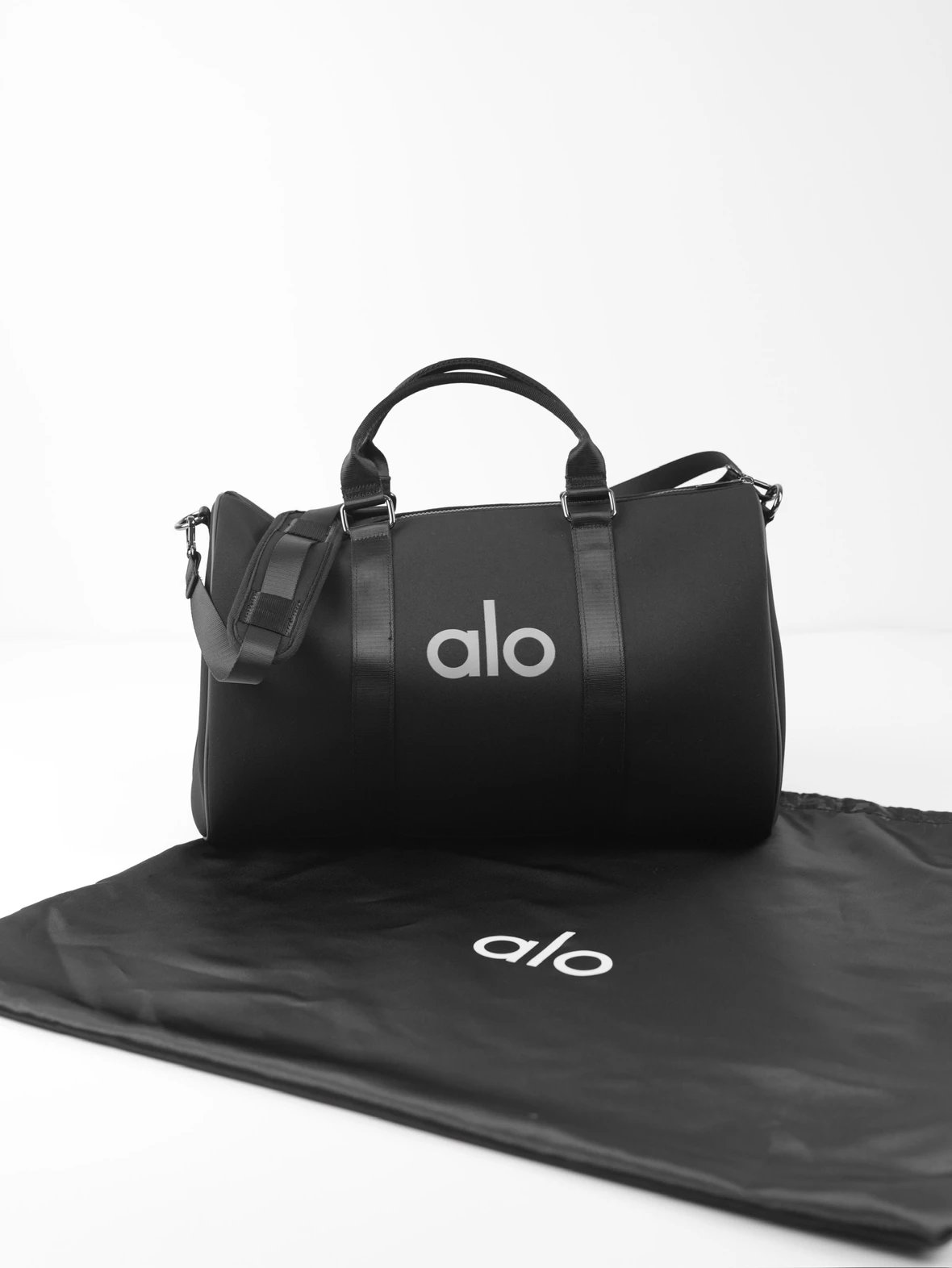 Item ID 8446 Aloyoga large capacity classic chloroprene rubber handbag luggage bag