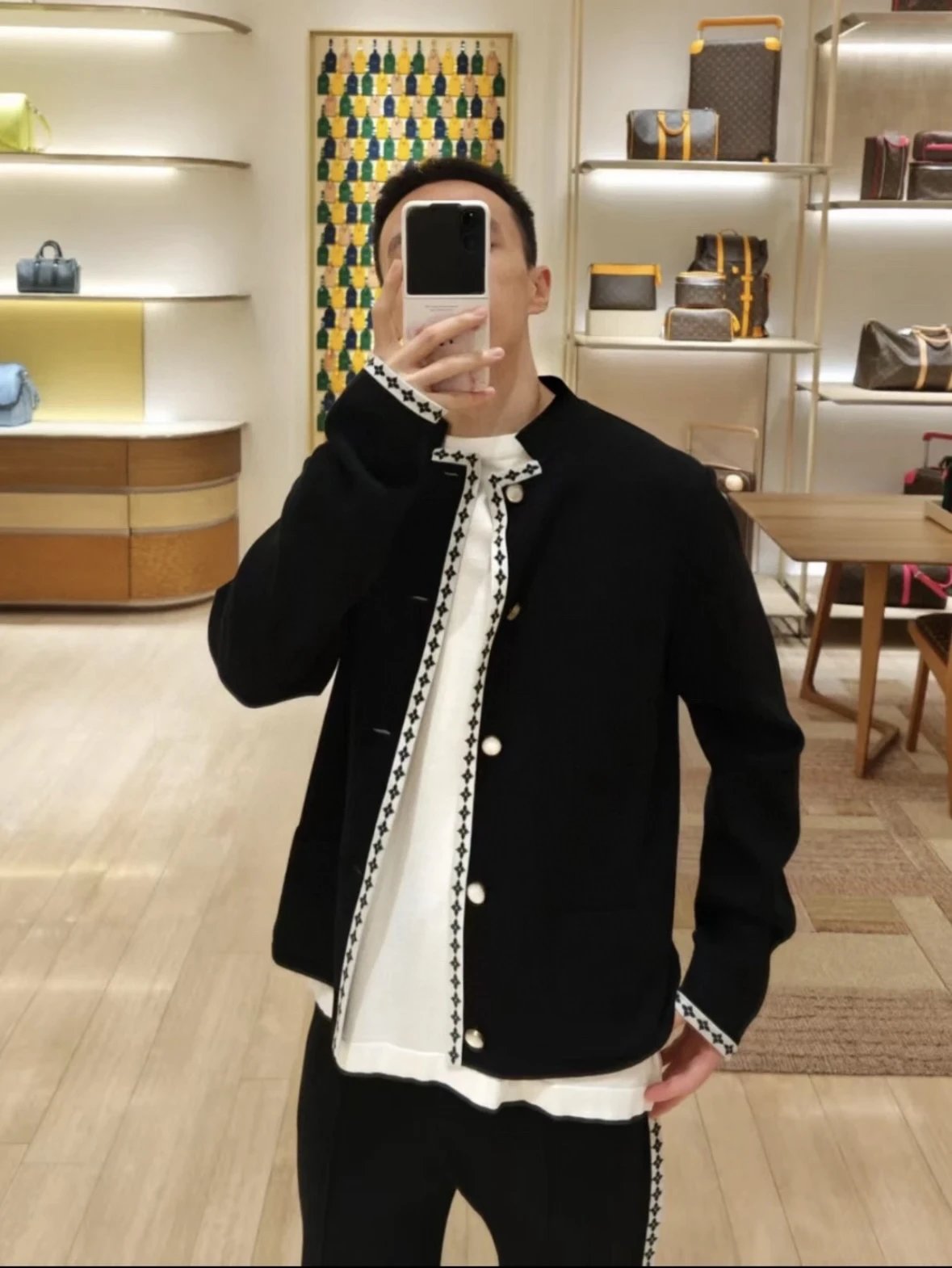 Item ID 8060 SS25 Spring Men's Collection _Exclusive Button_ _Refined Wool_ Knitted