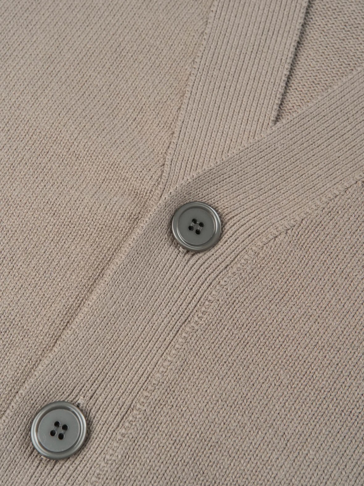 Item ID 8001 AMI embroidered logo V collared long sleeve sweater “85% cotton ➕15%