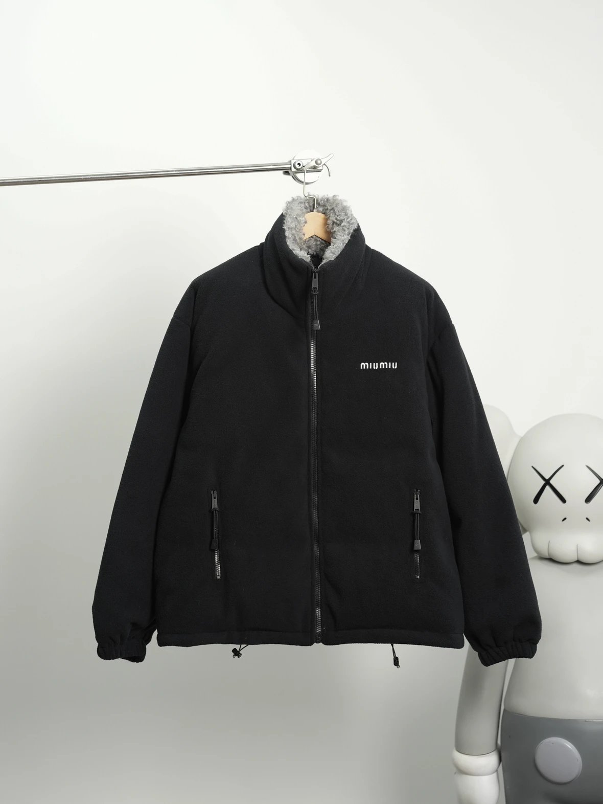 Item ID 8128 M1UM1U Miu Miu _mohair blend fur collar_ FW25 solid color stand up col