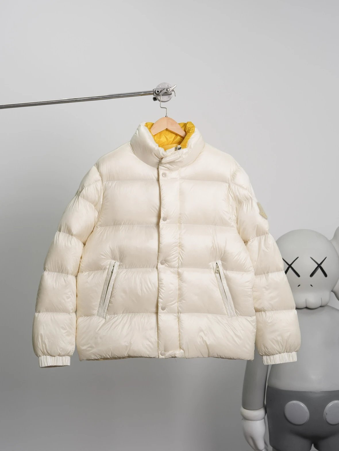 Item ID 8121 M0 include Tripiti - _Double layer high-density nylon fabric_ _Nationa