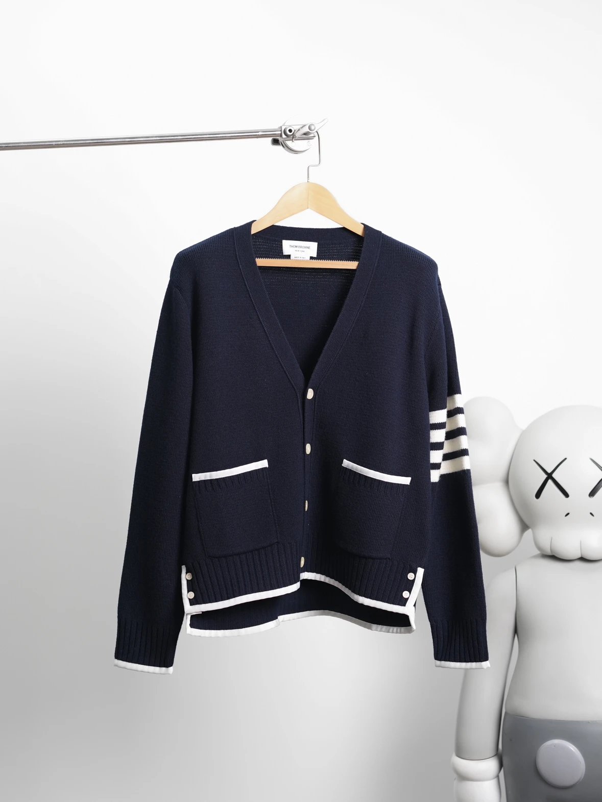 Item ID 8005 striped long sleeves single breasted V collared sweater