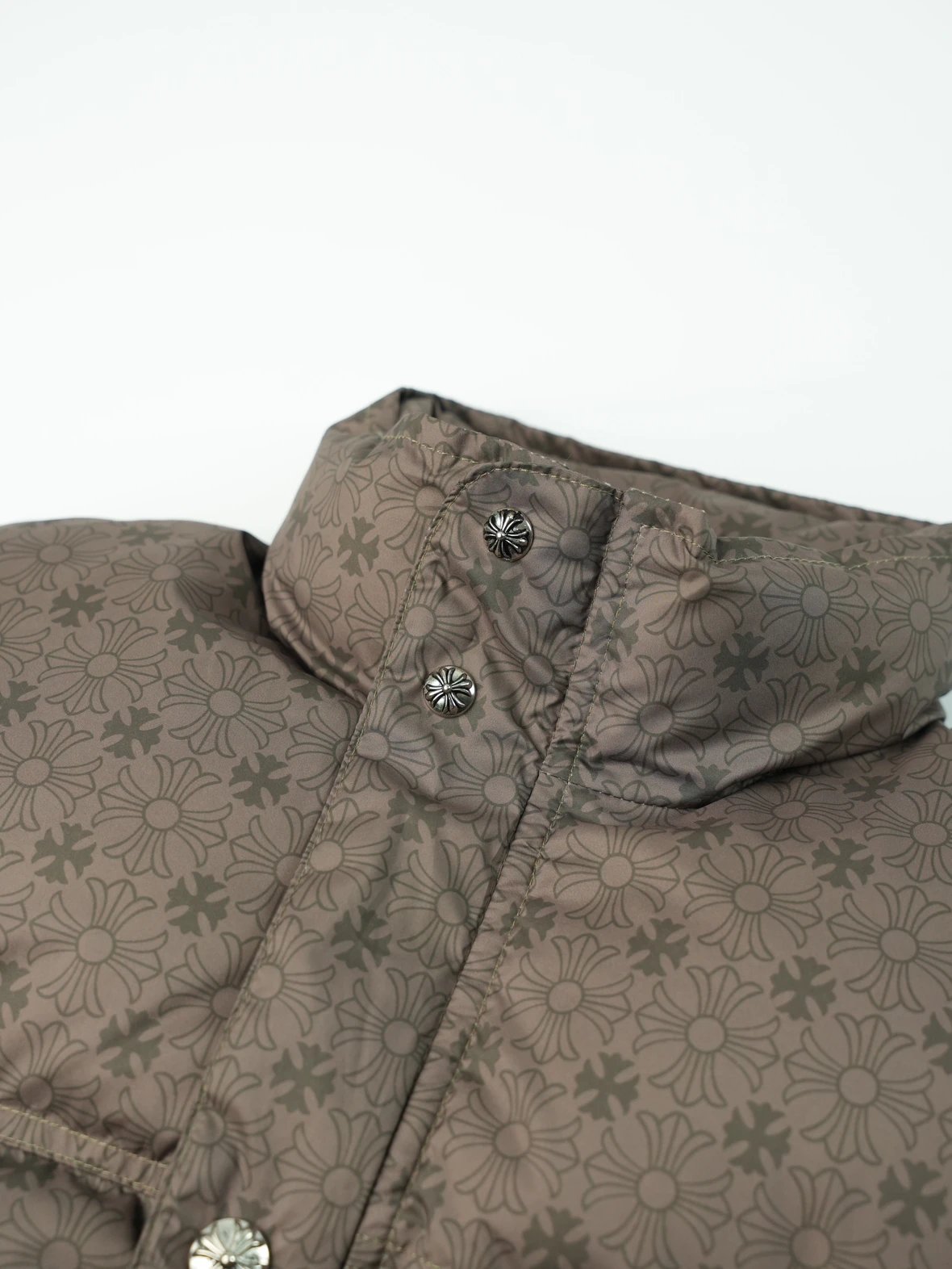 Item ID 8110 Crow heart CH full print logo“90 white duck down ”“ Exclusive distress