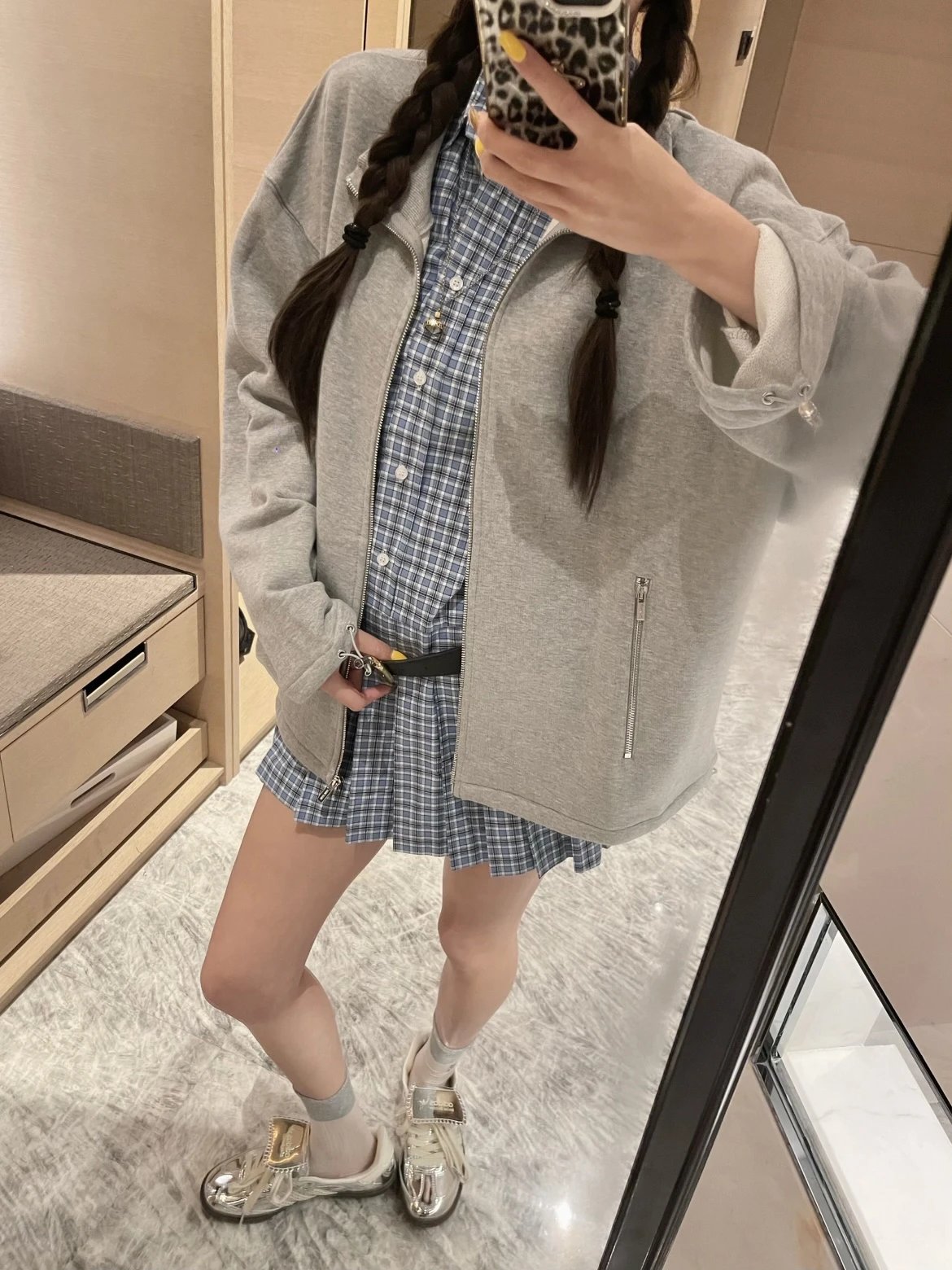 Item ID 8039 M1UM1U Miu Miu “ Full hardware customization ” Solid color stand colla