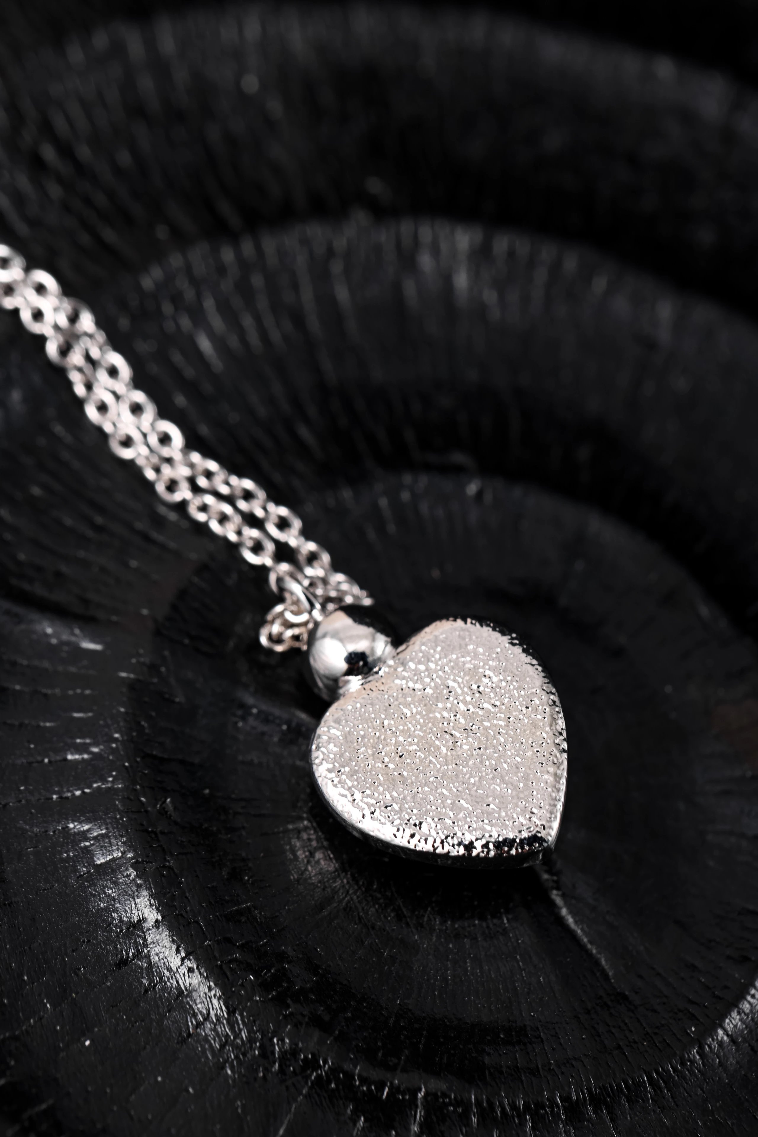 Item ID 8373 CHANE1- Xiaoxiang -2025ss-25P Love series necklace - Metal crystal mat