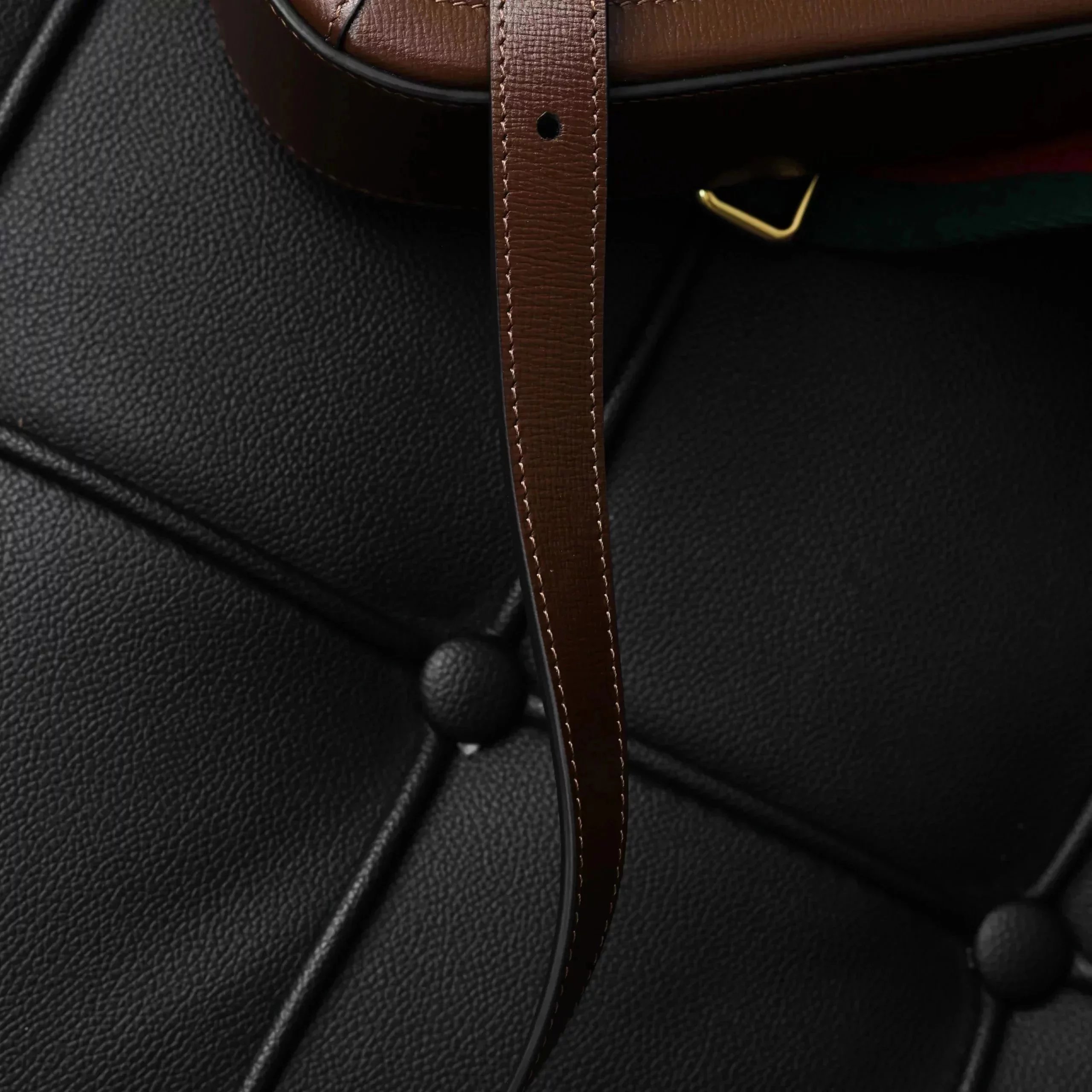 Item ID 8462 Correct oil edge - Needle car details _- GC floral saddle bag - Horseb