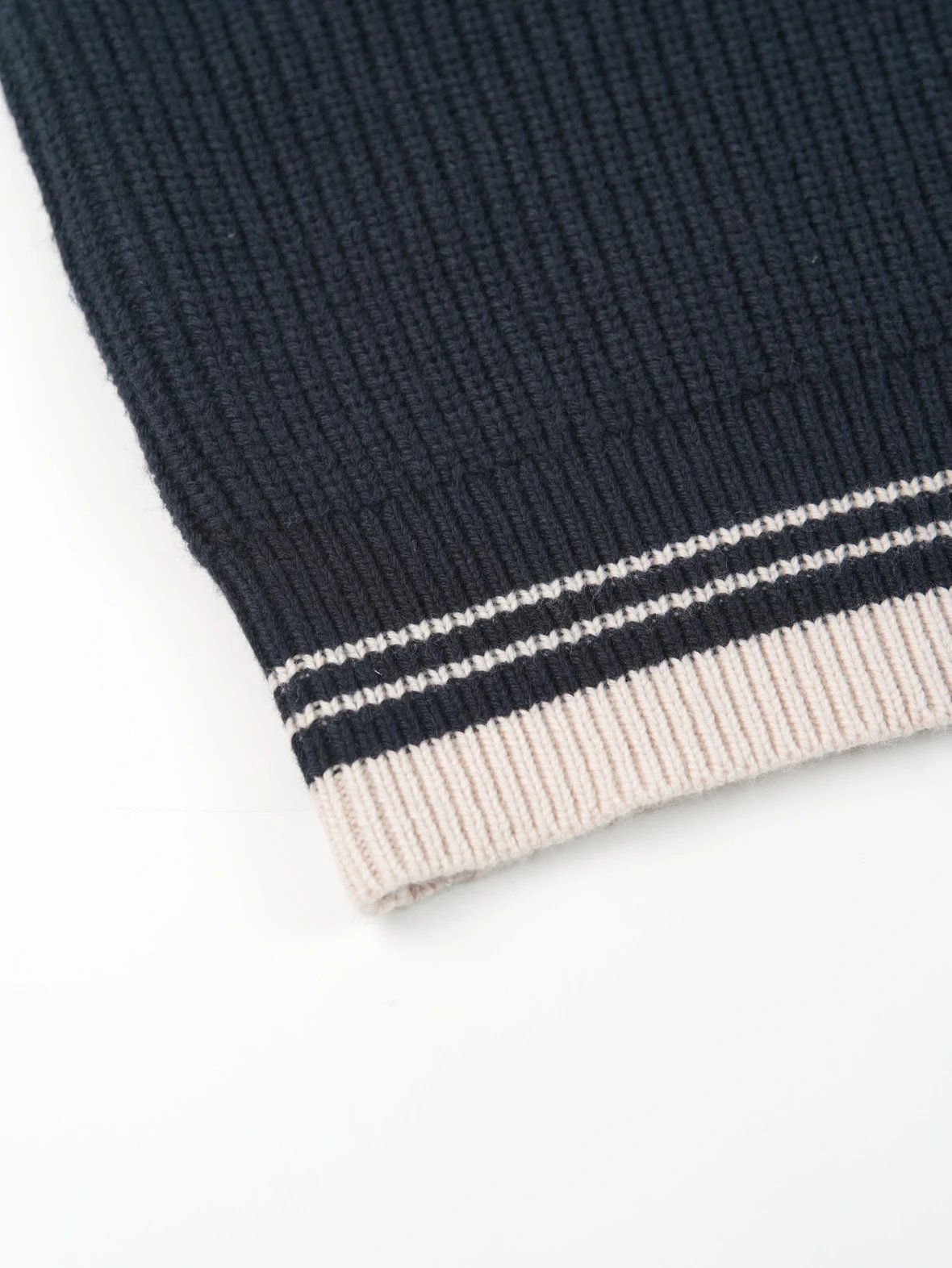 Item ID 8069 AMI love “ Custom weaving and dyeing yarn ” text logo woven stripes V