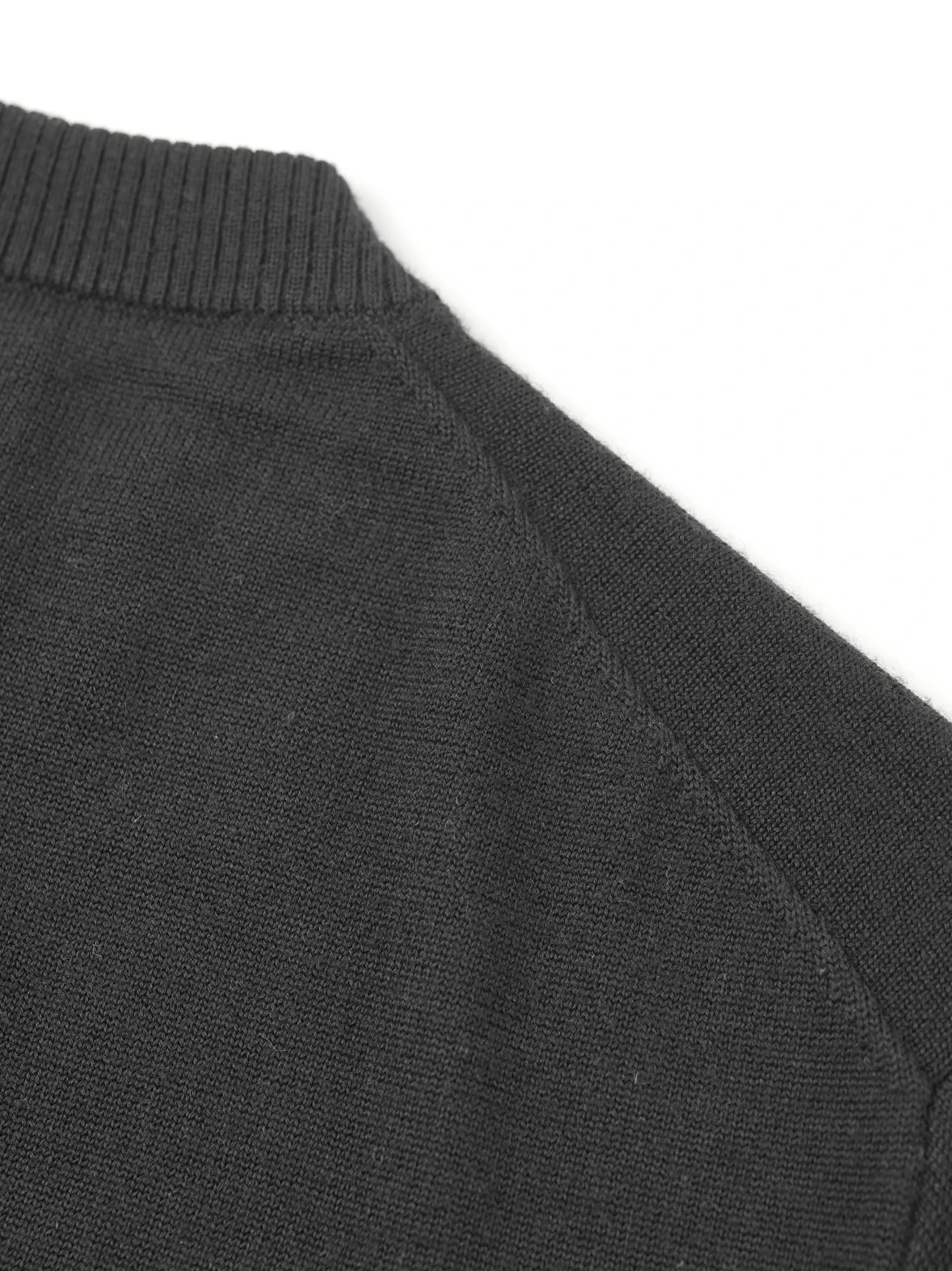 Item ID 8181 FEND1 Fendi FW24“100% Sheep wool ” relief logo solid logo detail long