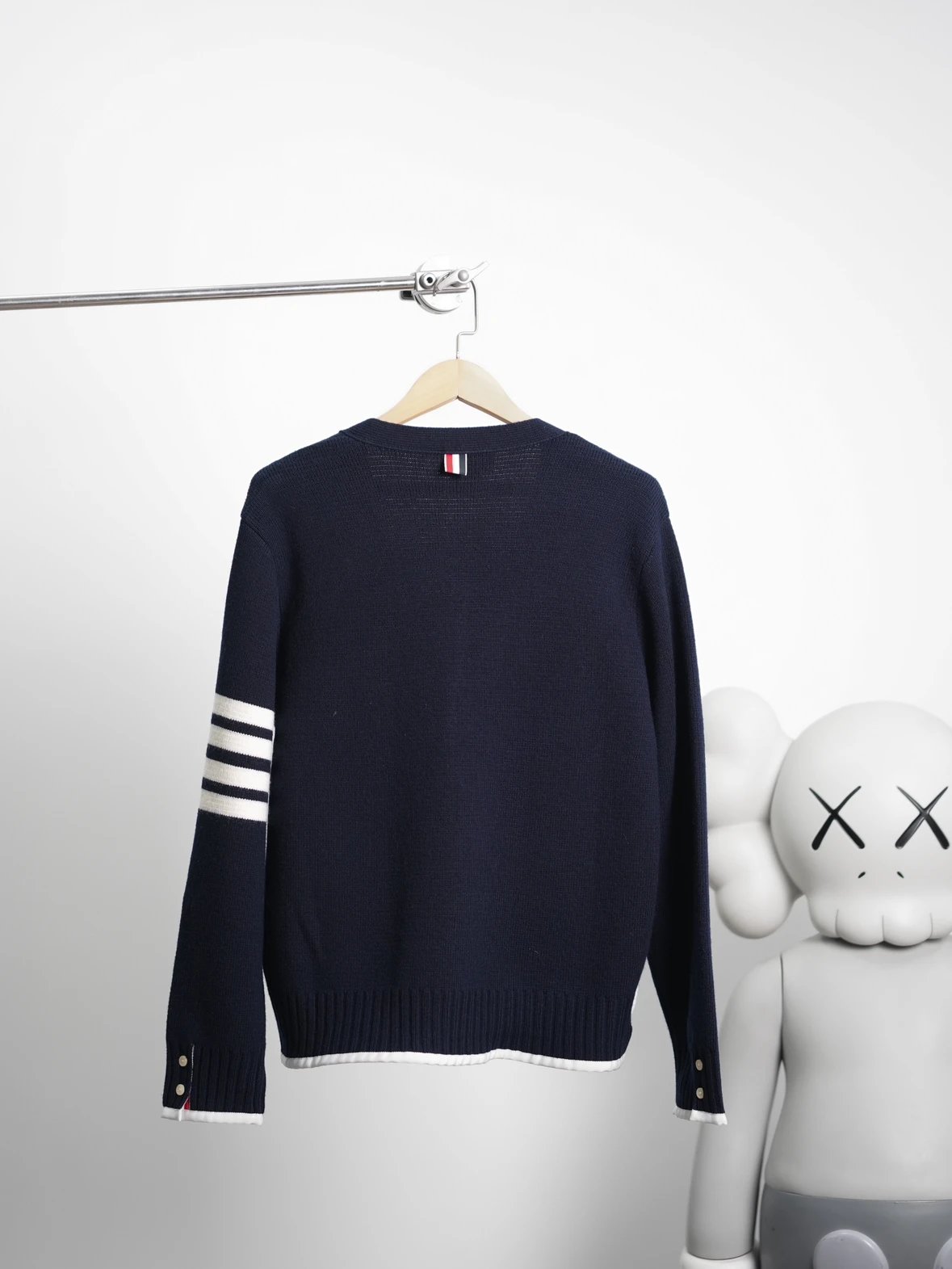 Item ID 8005 striped long sleeves single breasted V collared sweater