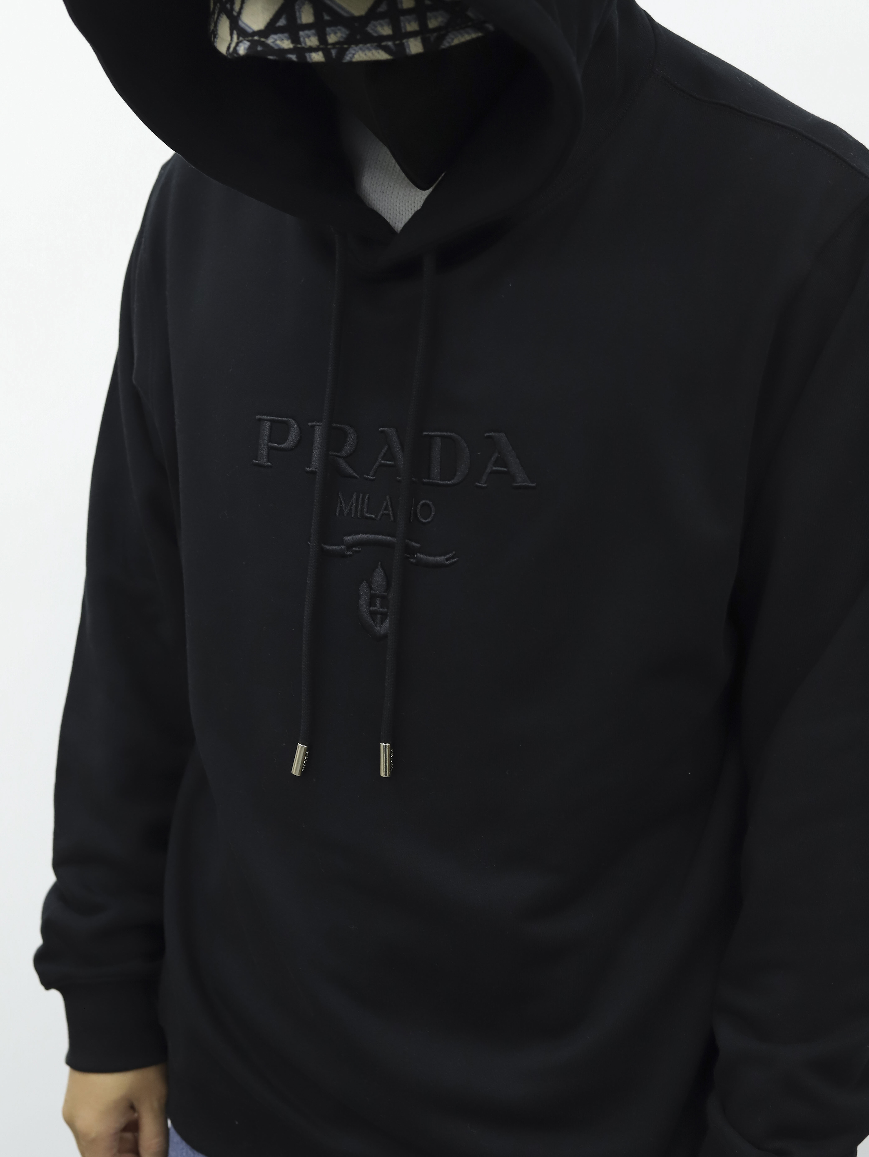 PRADA连帽抽绳卫衣 黑色